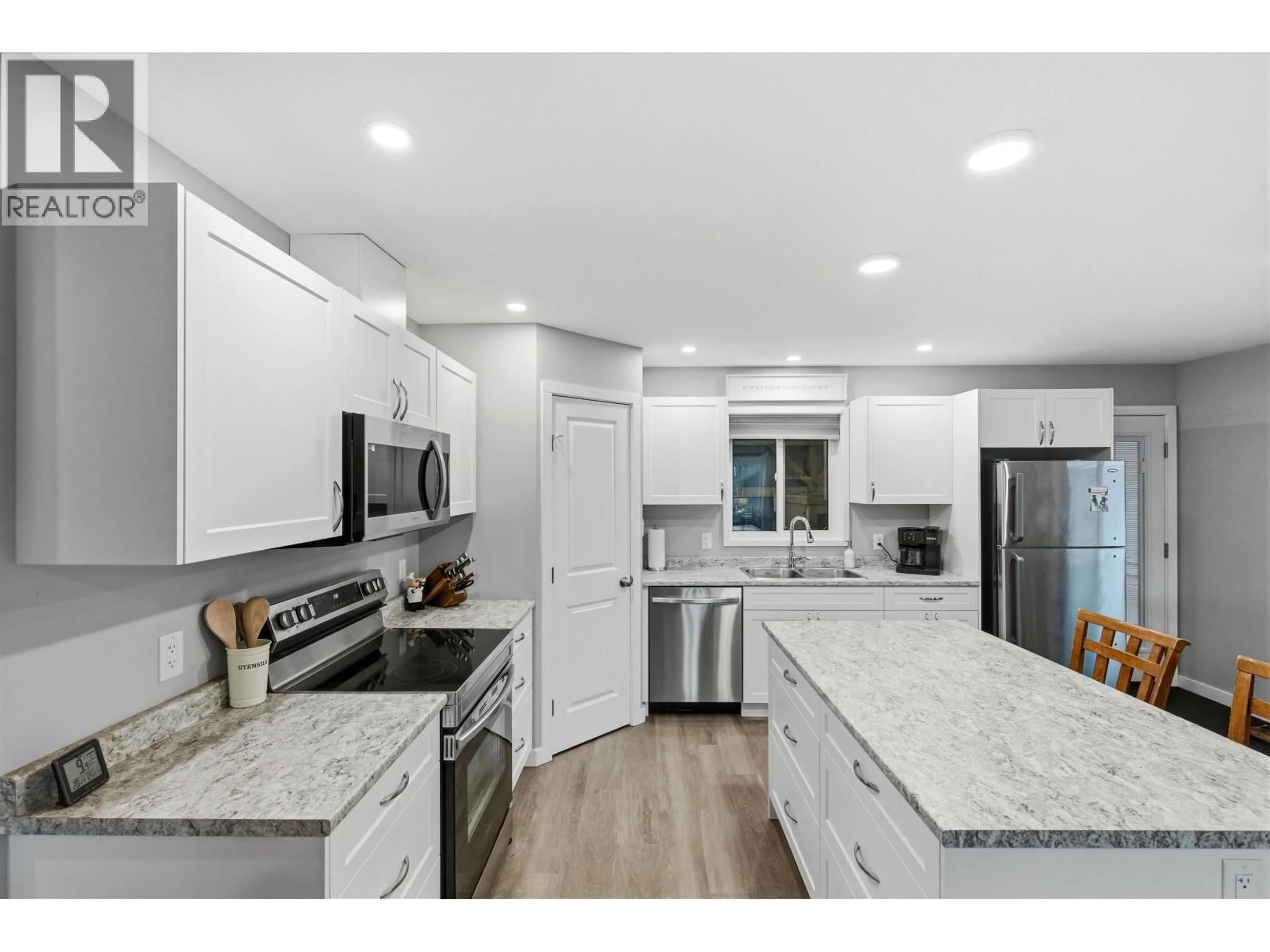 Open concept kitchen, ceramic/tile floor for 2532 GOPHER DRIVE, Williams Lake British Columbia V2G5H3