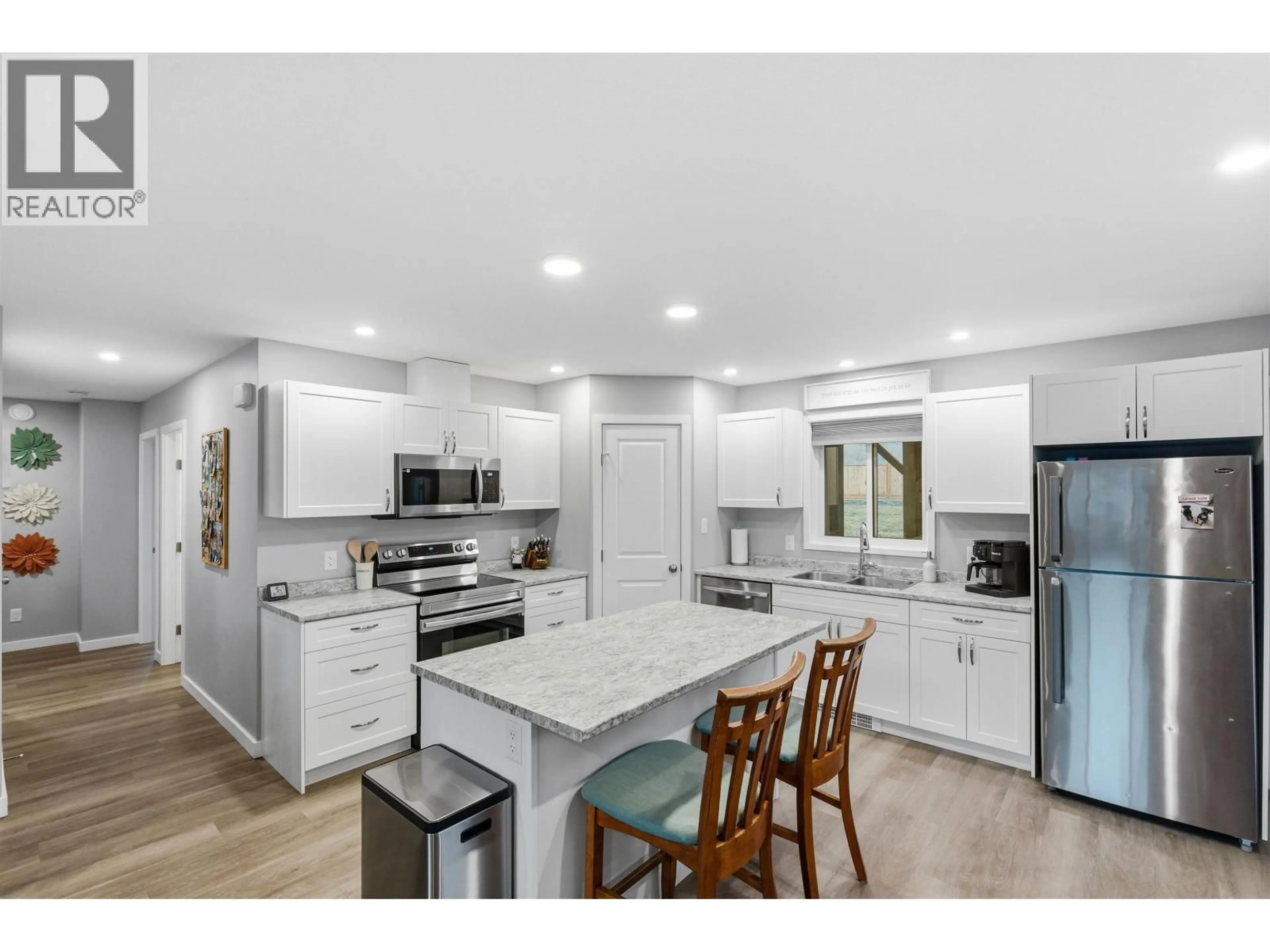 Open concept kitchen, ceramic/tile floor for 2532 GOPHER DRIVE, Williams Lake British Columbia V2G5H3