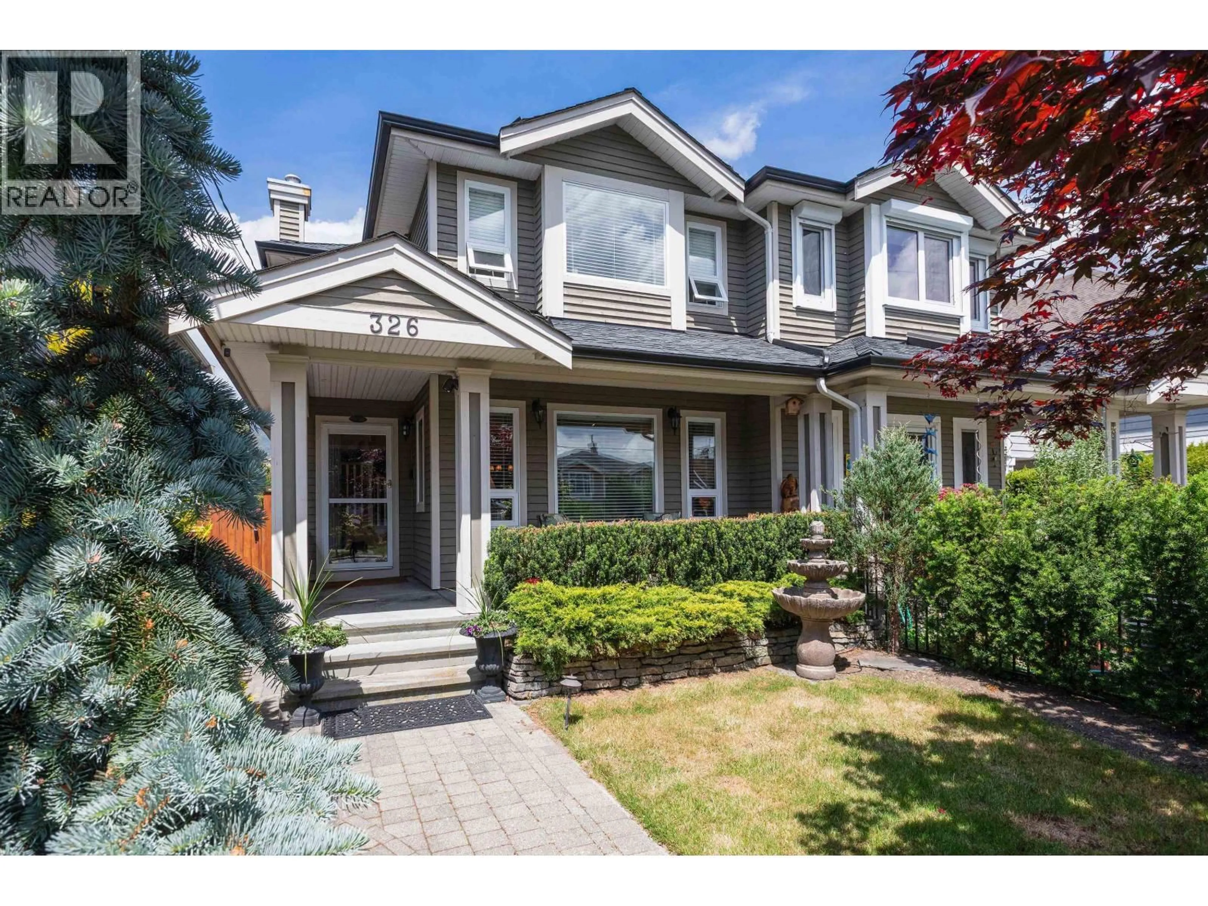Home with vinyl exterior material, street for 326 12TH STREET, North Vancouver British Columbia V7L2J9