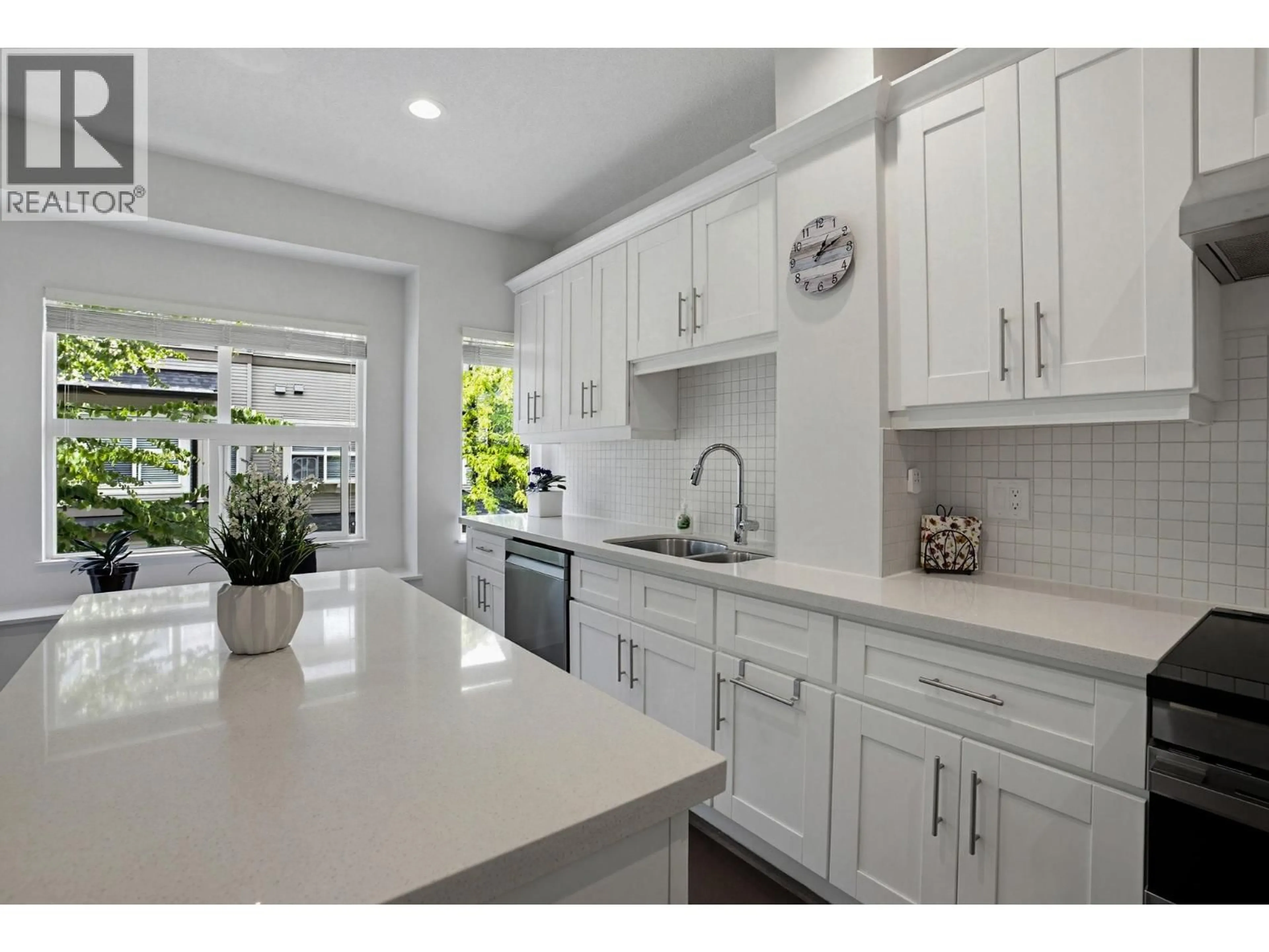Open concept kitchen, ceramic/tile floor for 94 - 1055 RIVERWOOD GATE, Port Coquitlam British Columbia V3B8C3