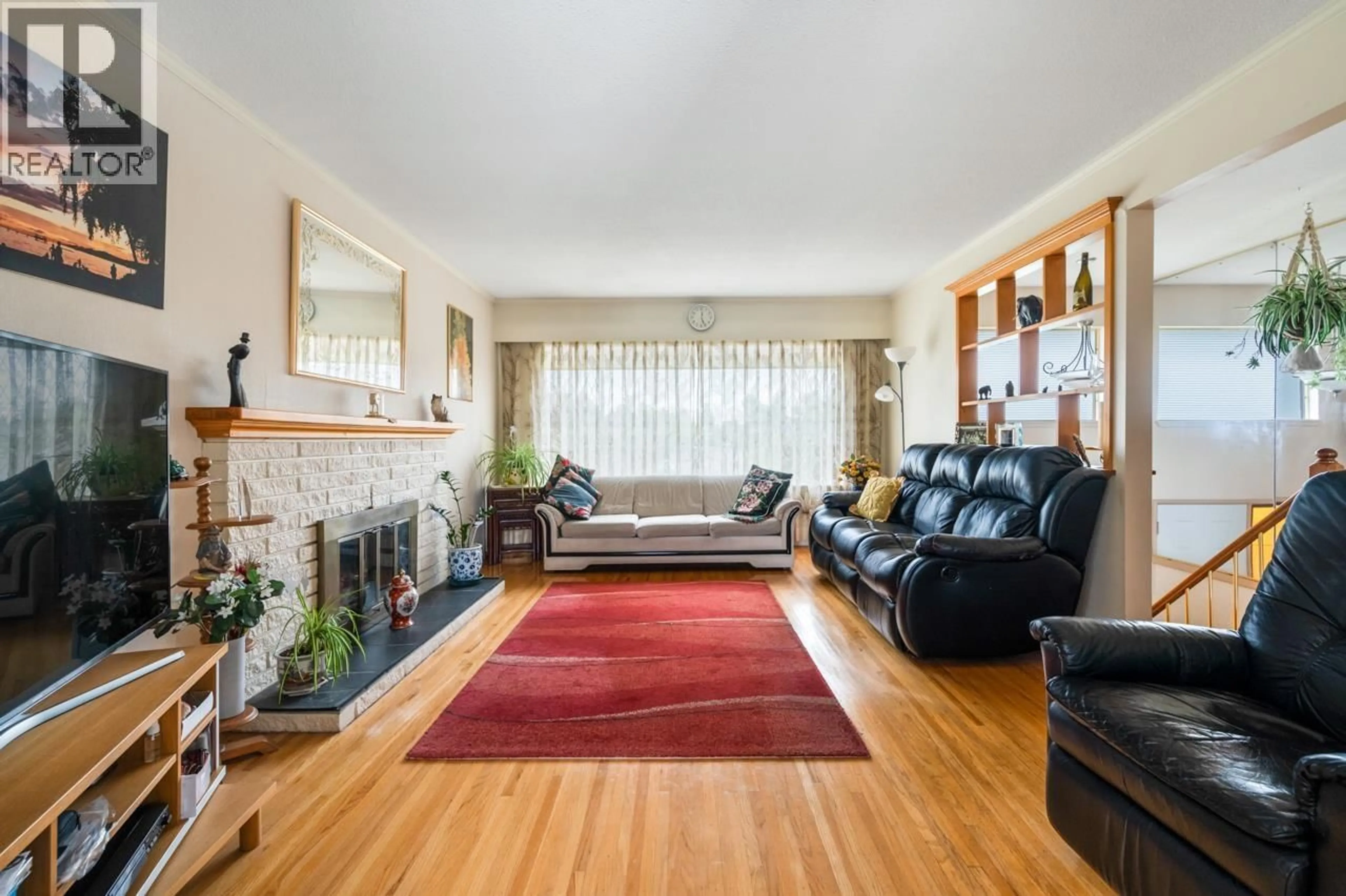 Living room with furniture, unknown for 10395 ARAGON ROAD, Richmond British Columbia V7A3E8