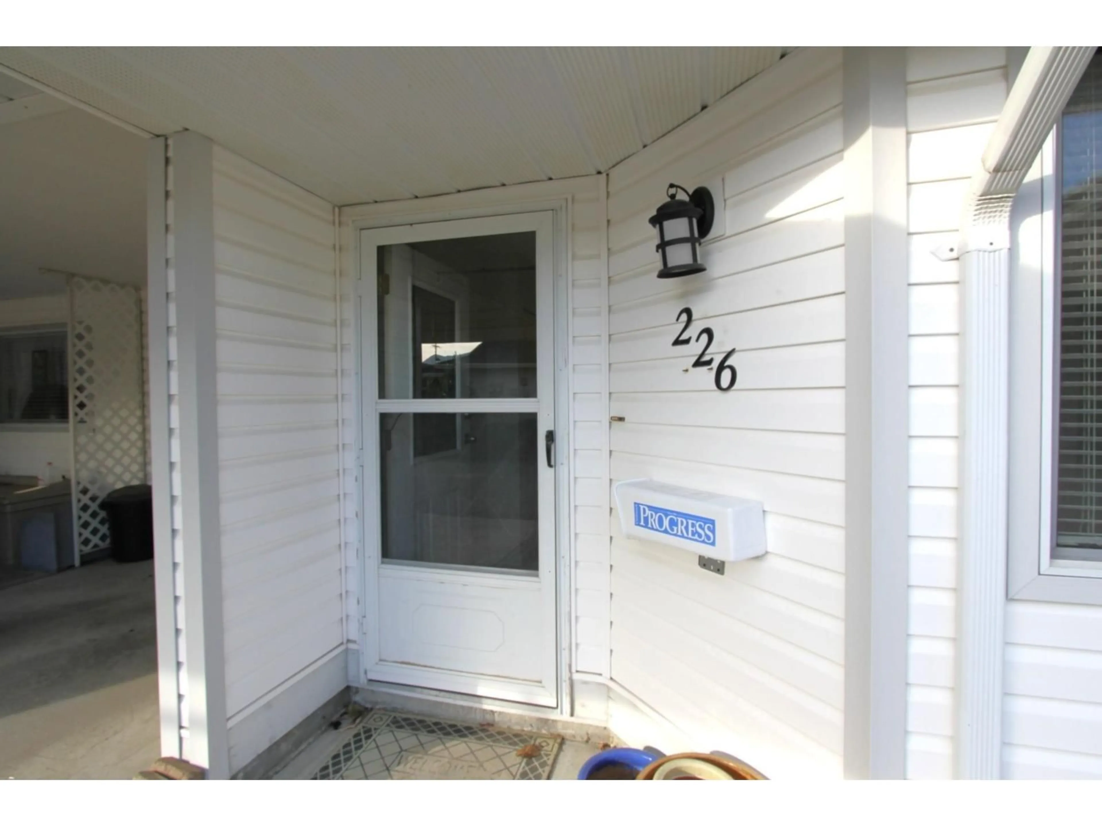 Indoor entryway for 226 - 7610 EVANS ROAD, Chilliwack British Columbia V2R2Z5