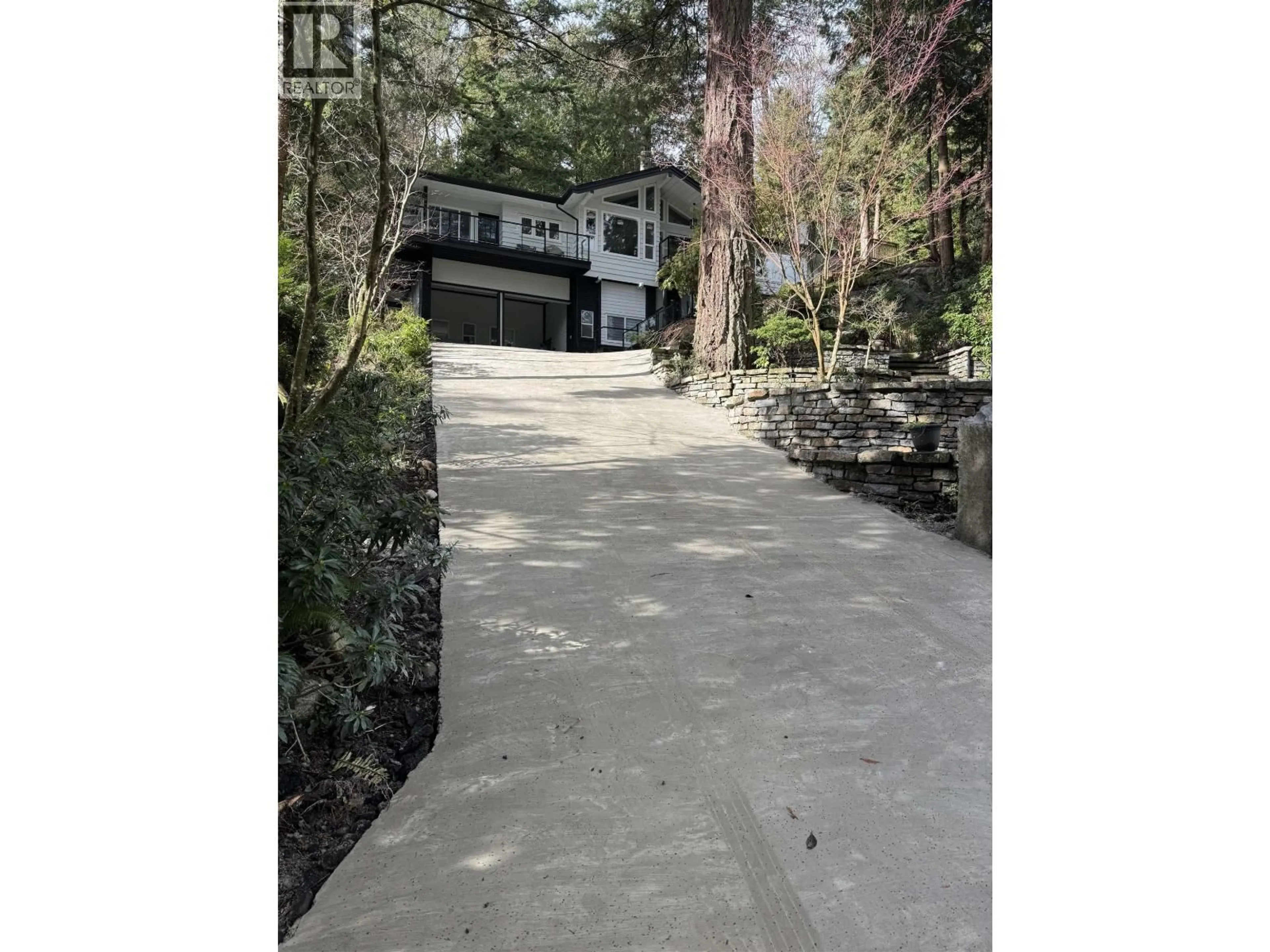 A pic from outside/outdoor area/front of a property/back of a property/a pic from drone, street for 4621 CAULFEILD DRIVE, West Vancouver British Columbia V7W1E9