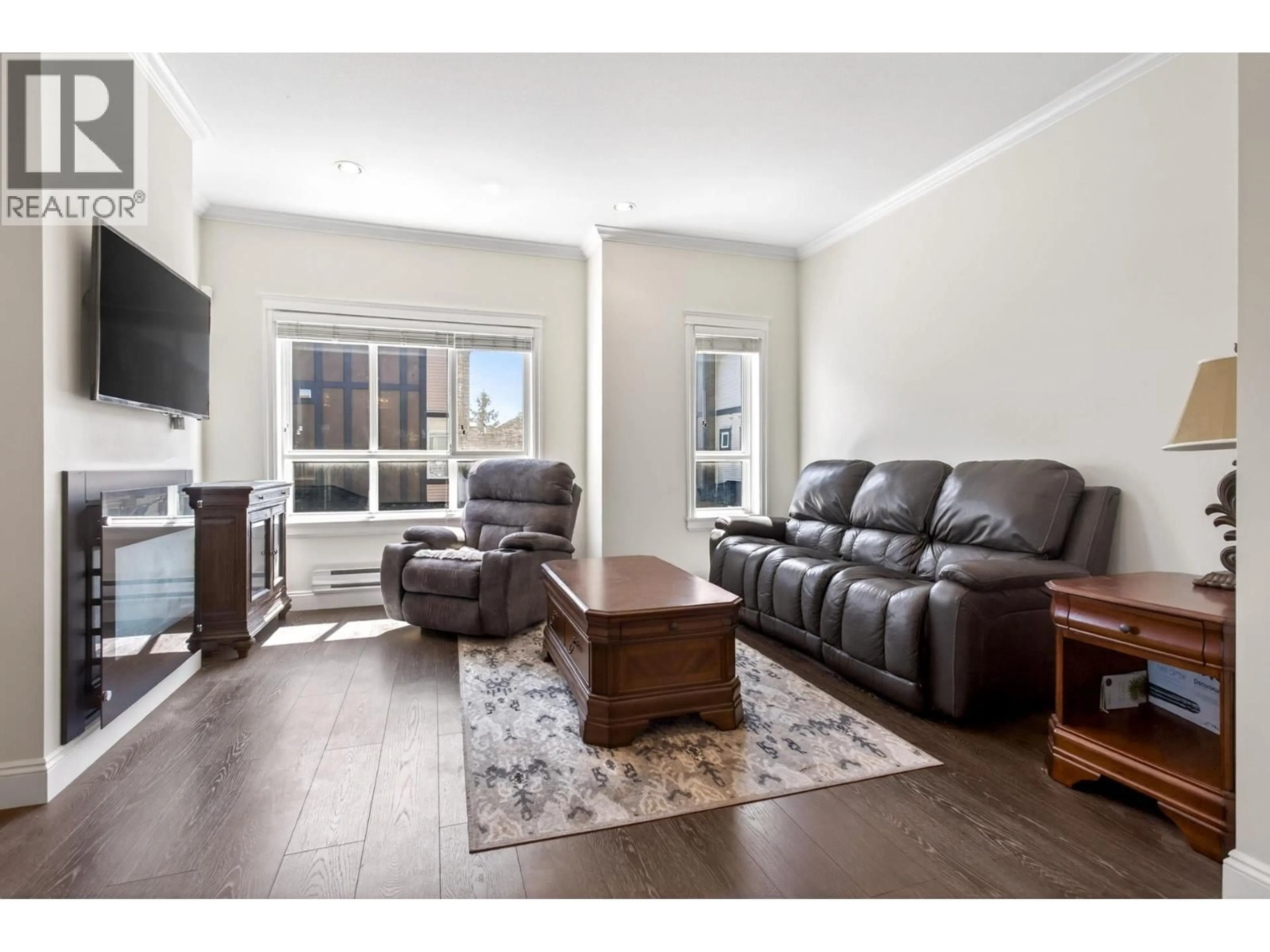 Living room with furniture, unknown for 1 - 7691 BRIDGE STREET, Richmond British Columbia V6Y2S6