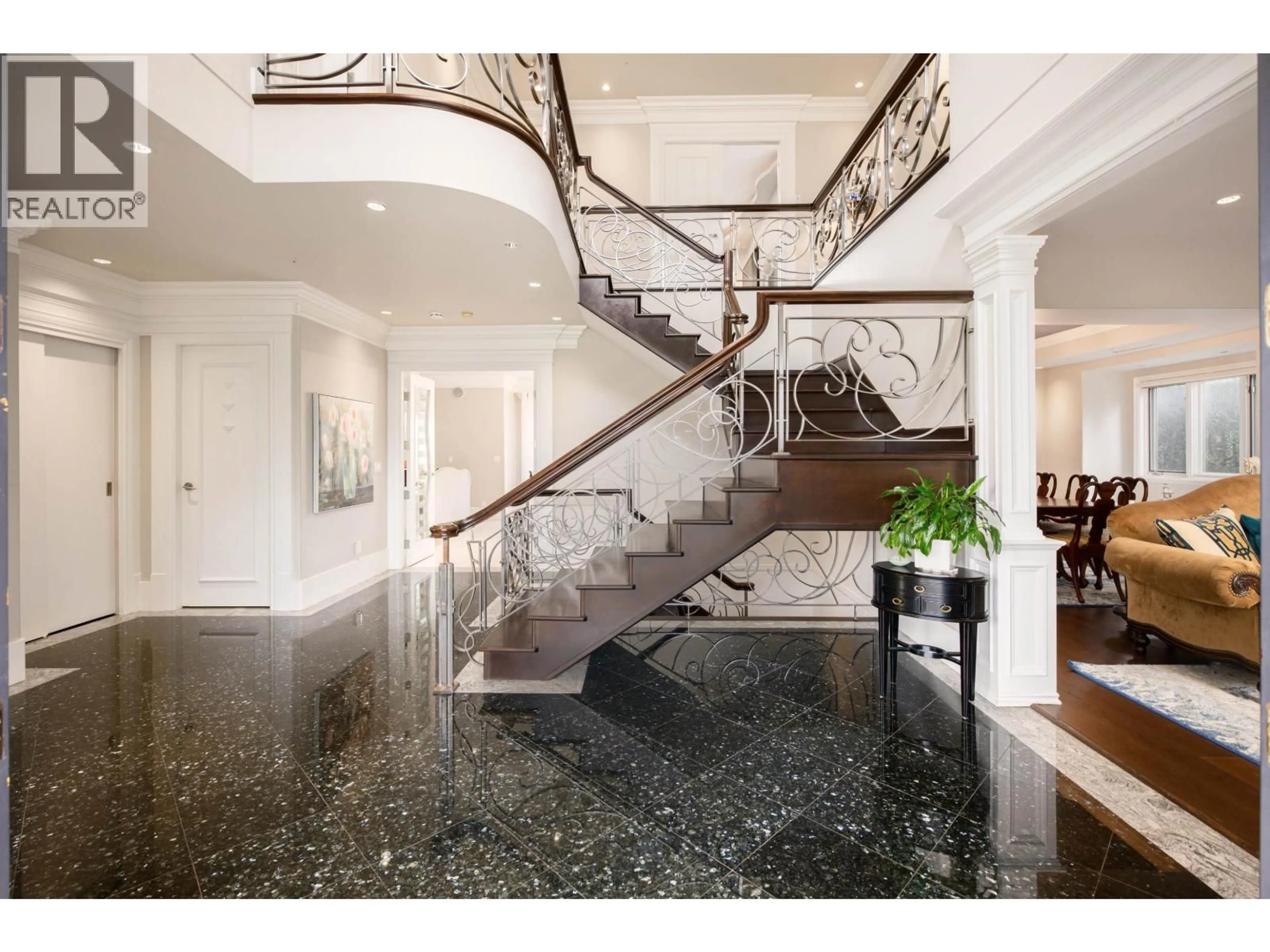 Indoor foyer for 5850 CARTIER STREET, Vancouver British Columbia V6M3A7