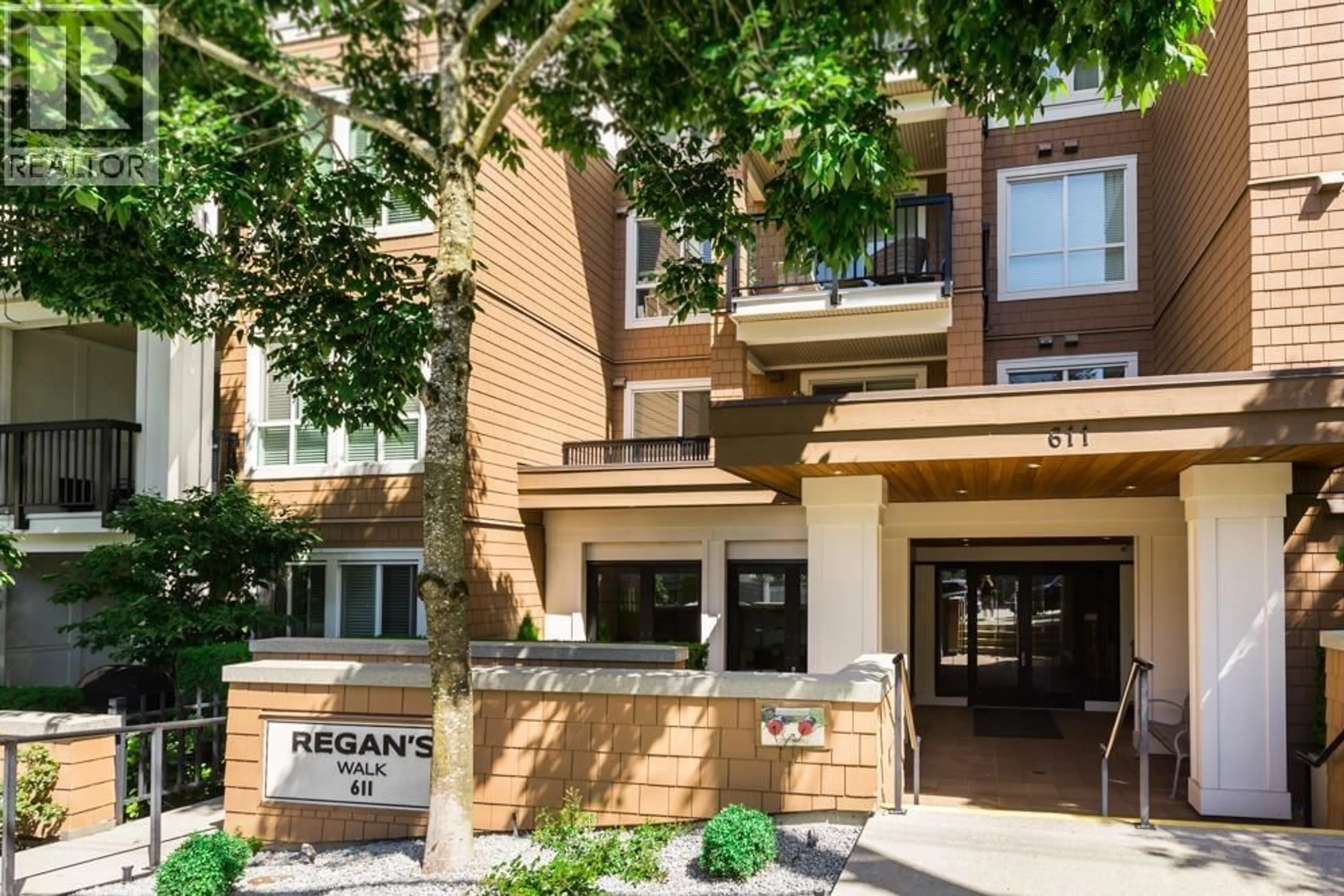 Indoor entryway for 102 - 611 REGAN AVENUE, Coquitlam British Columbia V3J0E5