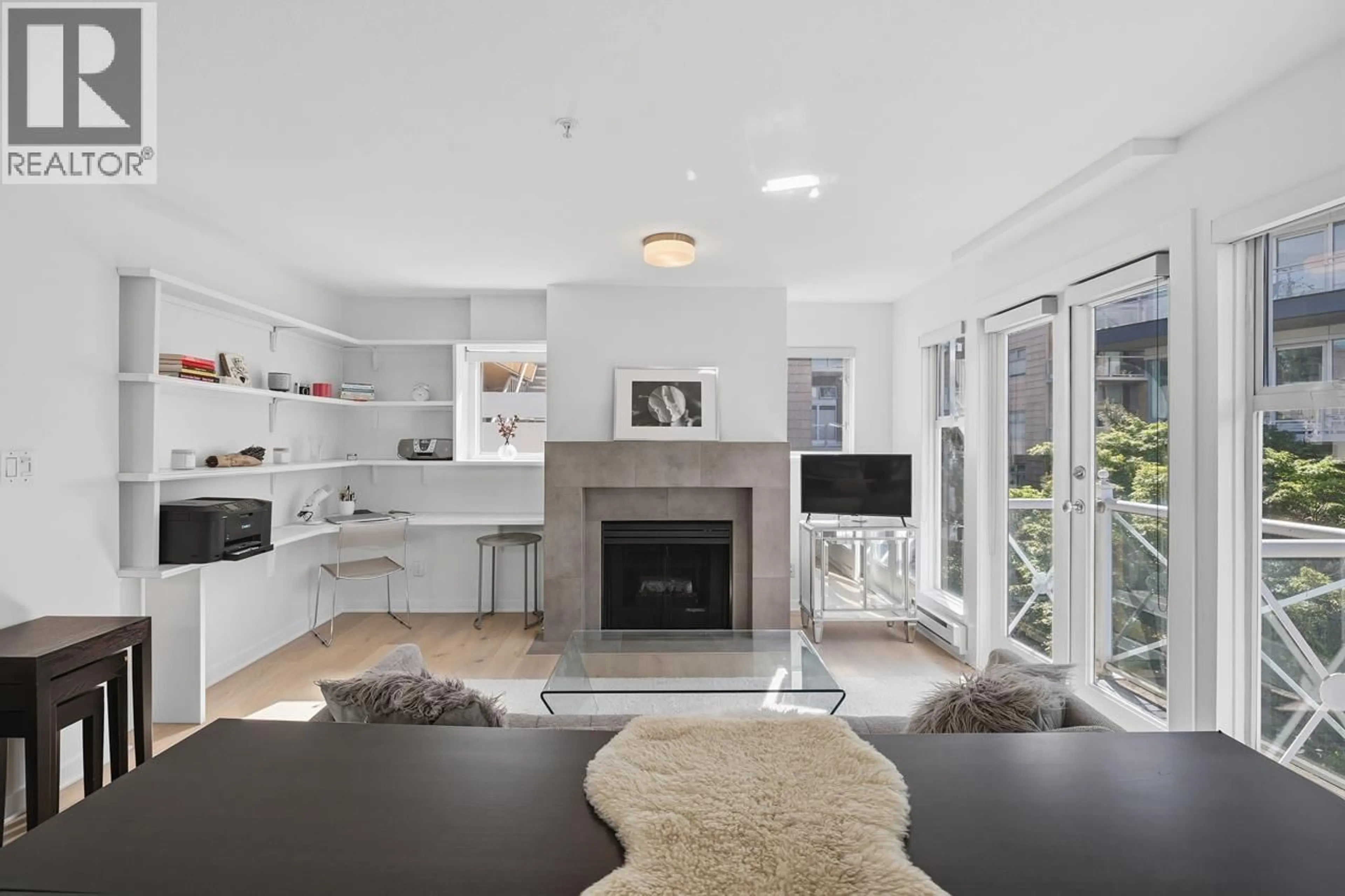 Living room with furniture, unknown for 401 - 1562 5TH AVENUE, Vancouver British Columbia V6J5H9