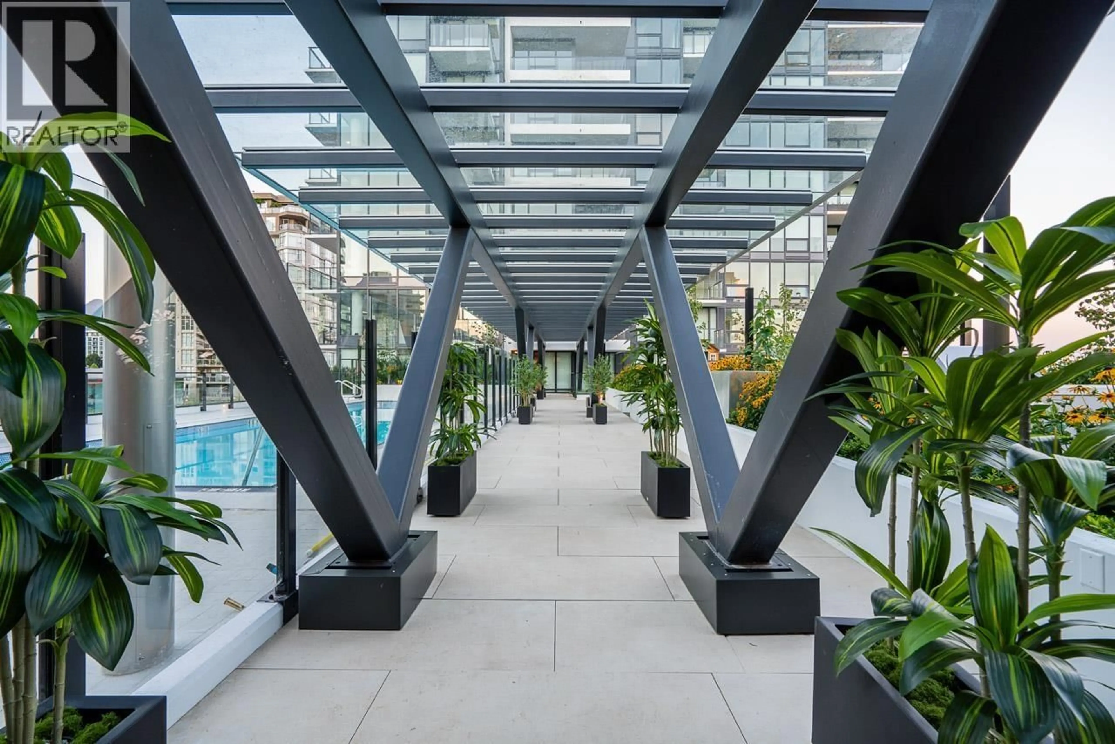 Indoor foyer for 1505 - 135 13TH STREET, North Vancouver British Columbia V7L0J8
