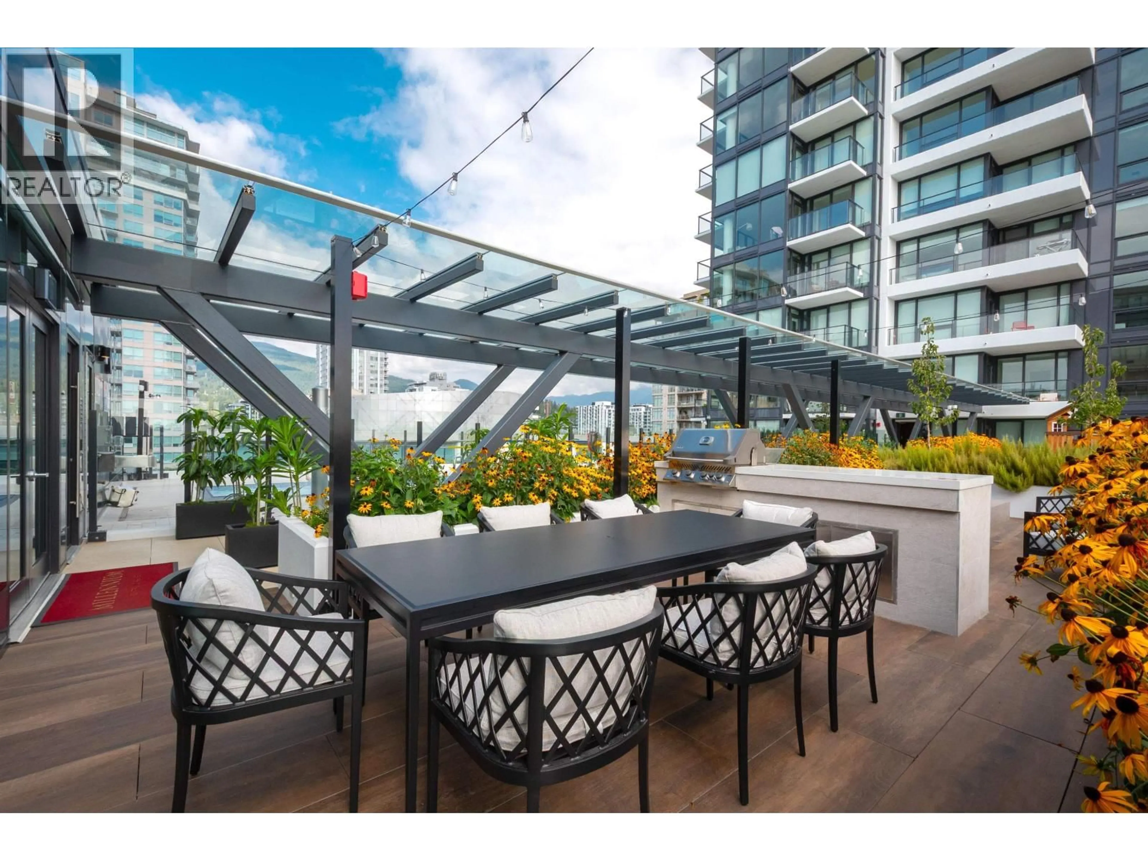 Patio, street for 1505 - 135 13TH STREET, North Vancouver British Columbia V7L0J8