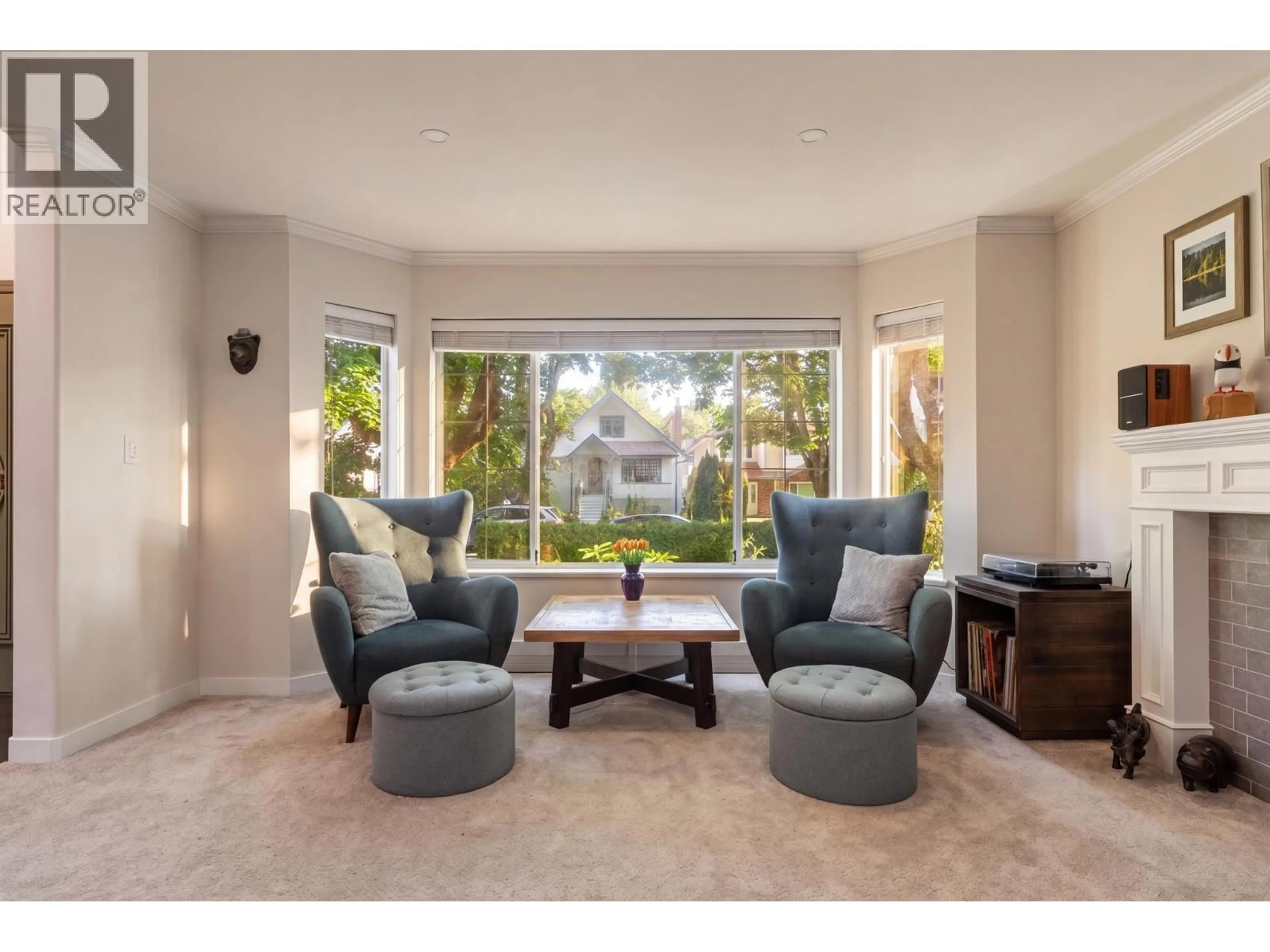Living room with furniture, unknown for 2950 15TH AVENUE, Vancouver British Columbia V6K3A3