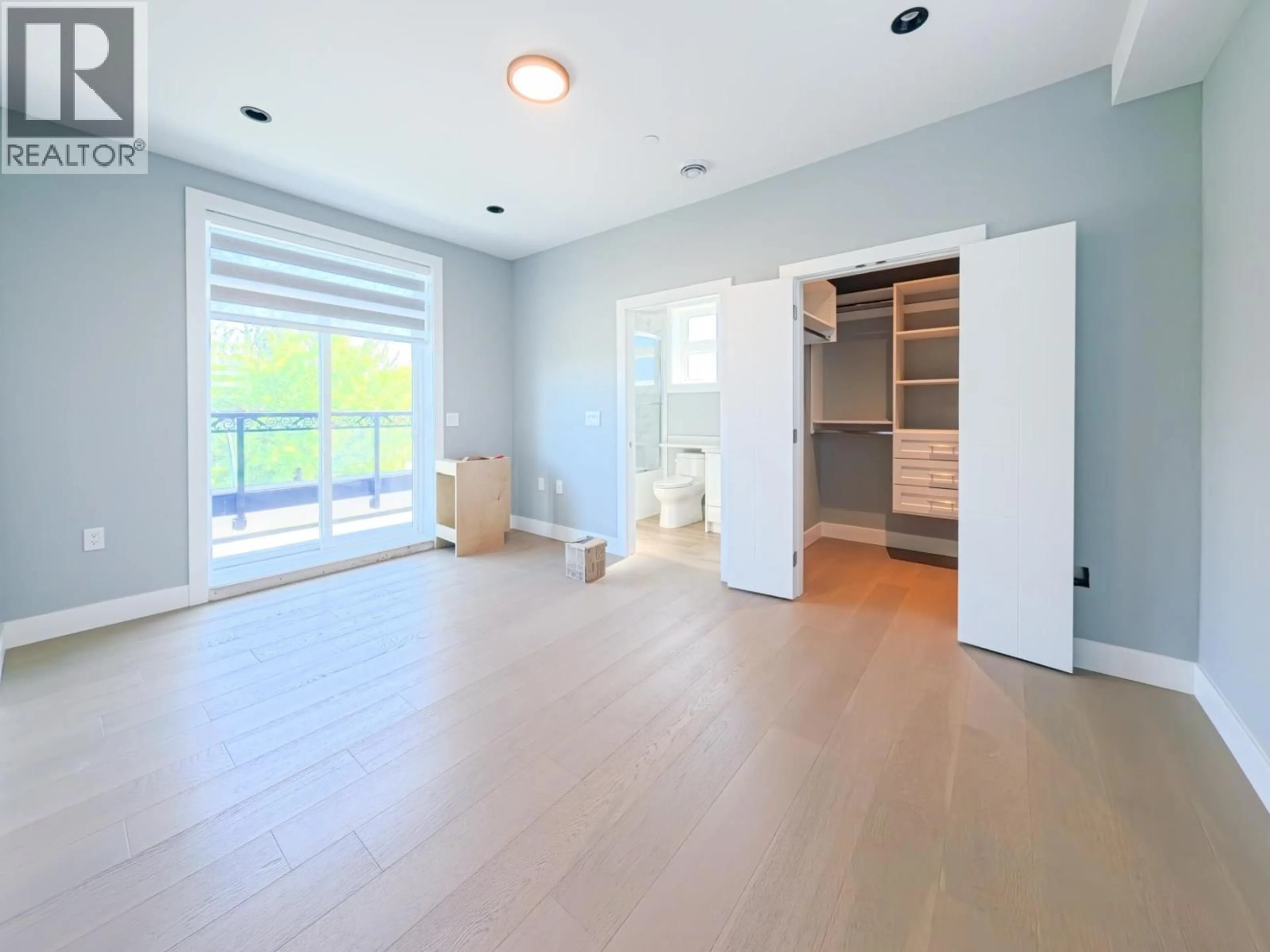 Unknown for 2 - 2557 KING EDWARD AVENUE, Vancouver British Columbia V6L1T5