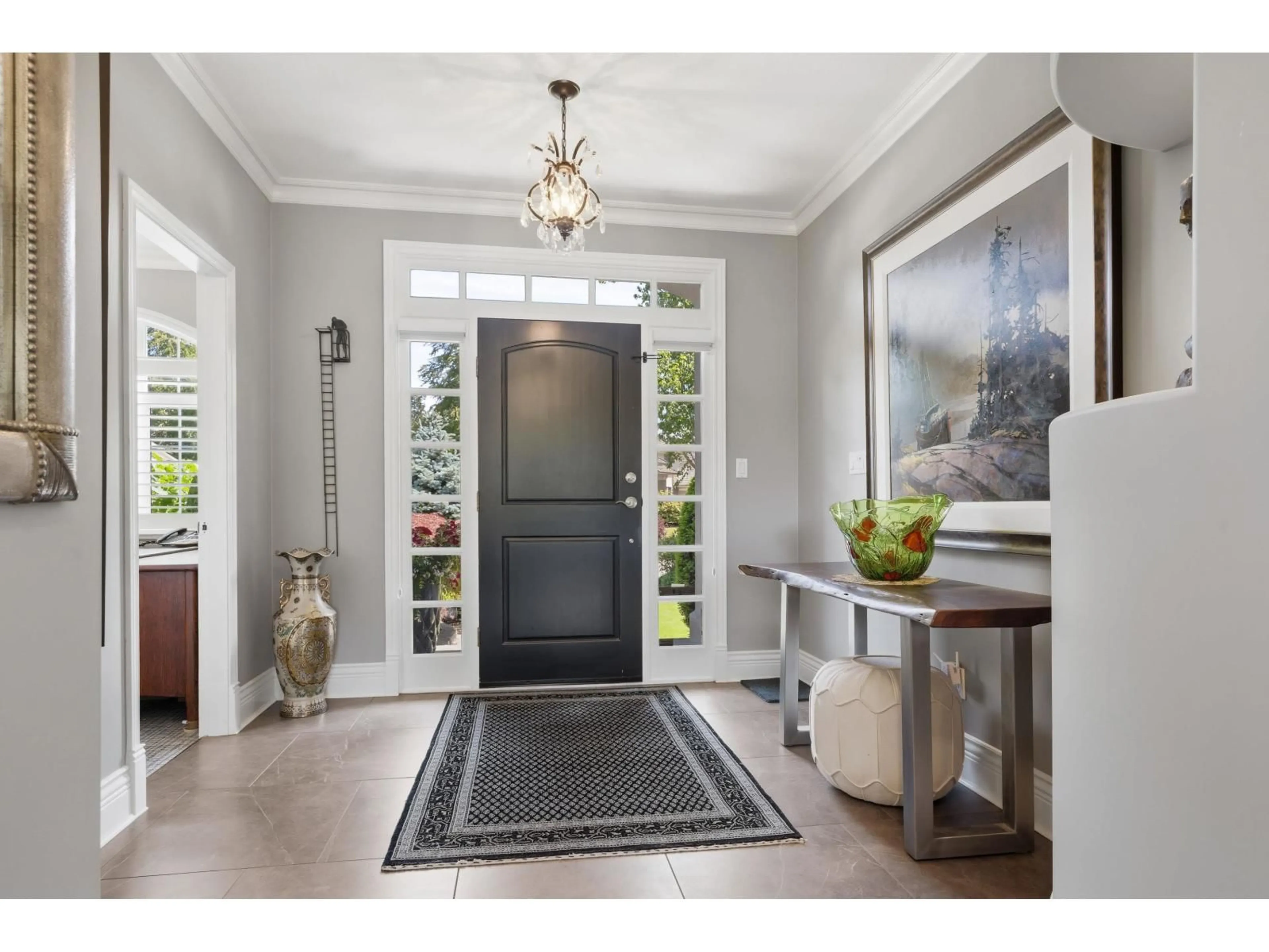 Indoor entryway for 16105 MORGAN CREEK CRESCENT, Surrey British Columbia V3S0J2