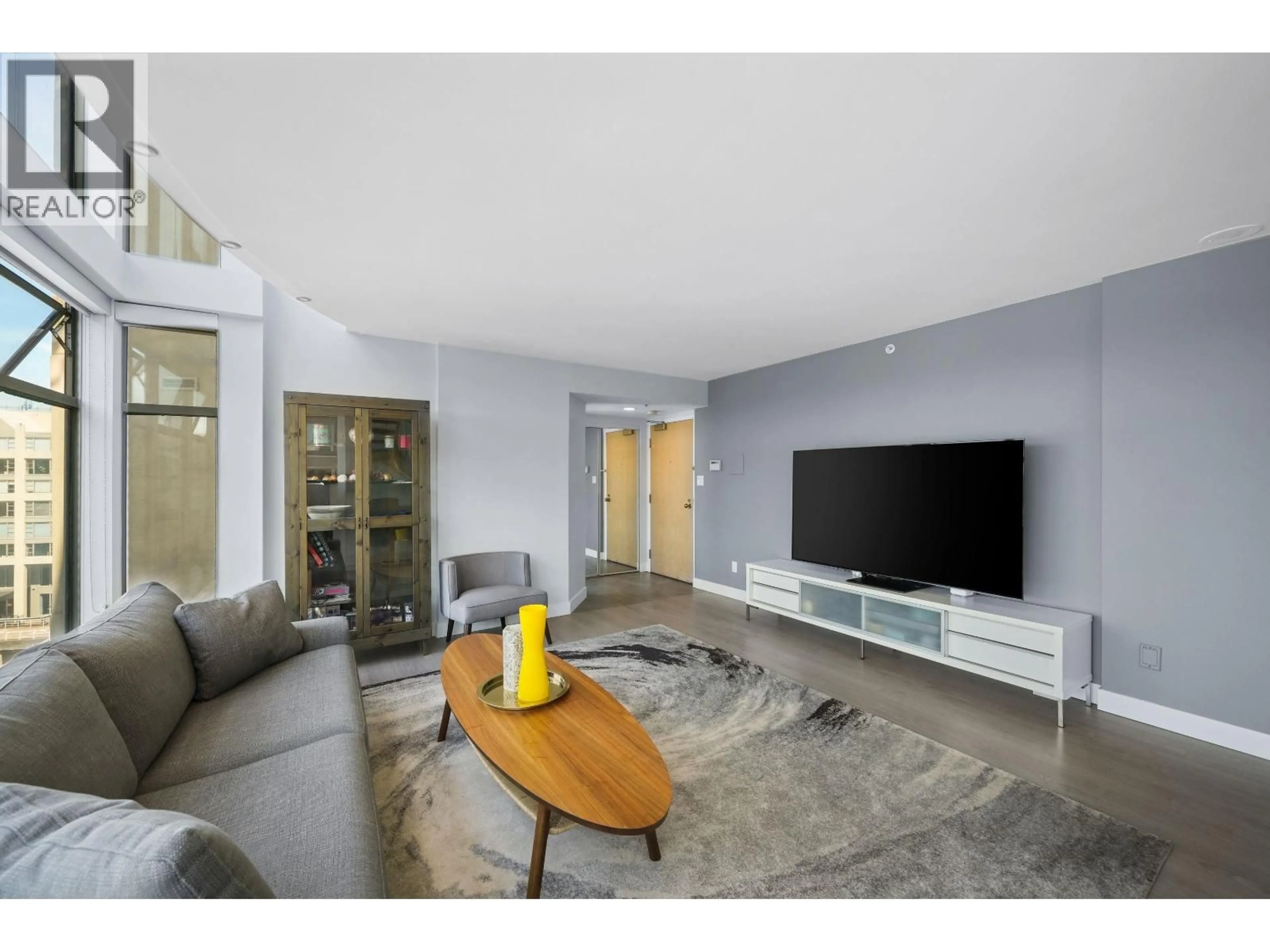 Living room with furniture, unknown for 509 - 990 BEACH AVENUE, Vancouver British Columbia V6Z2N9