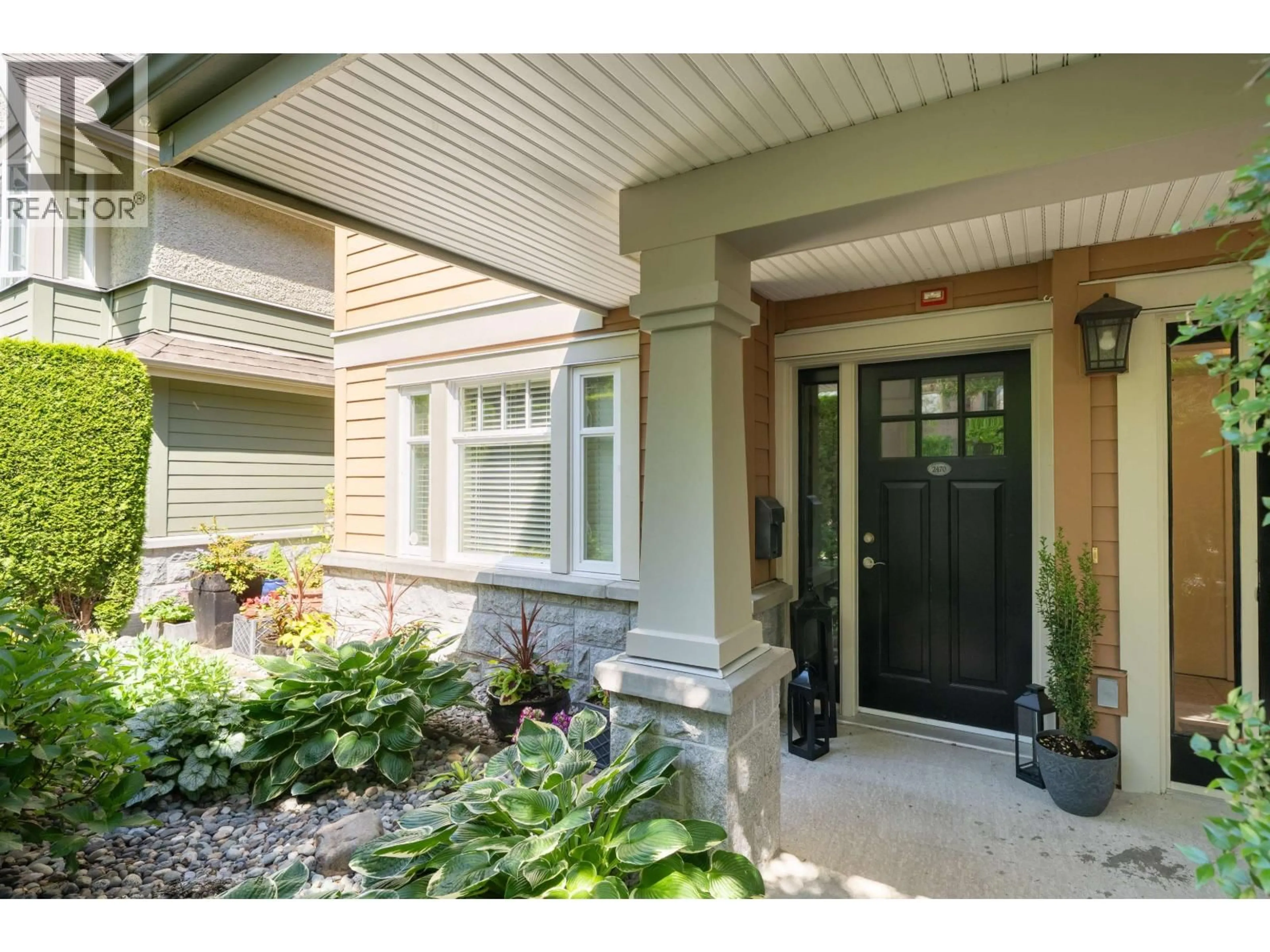 Indoor entryway for 2470 SASAMAT STREET, Vancouver British Columbia V6R4S8