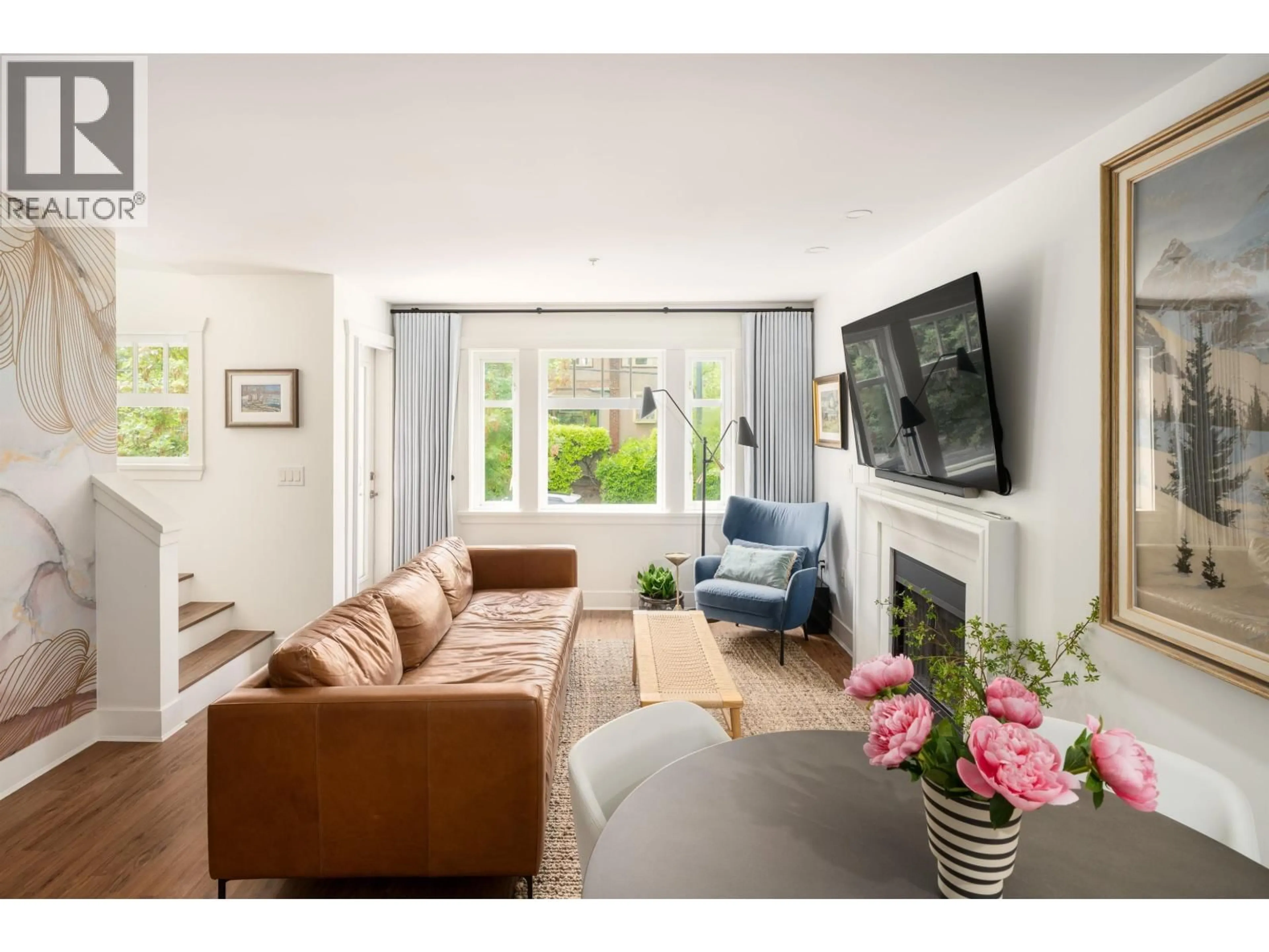 Living room with furniture, unknown for 2470 SASAMAT STREET, Vancouver British Columbia V6R4S8