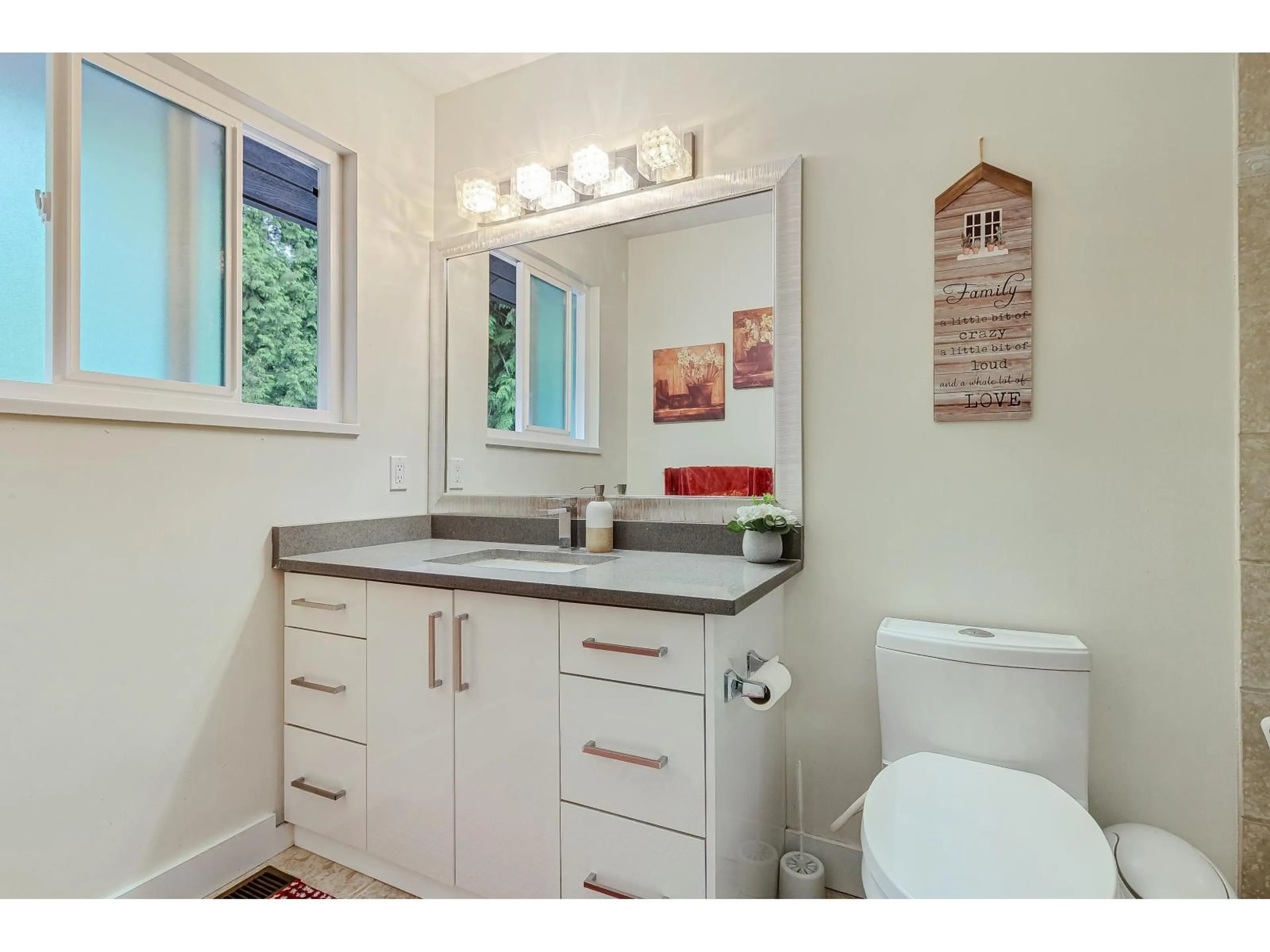 Standard bathroom, ceramic/tile floor for 11799 LYON ROAD, Delta British Columbia V4E2S8