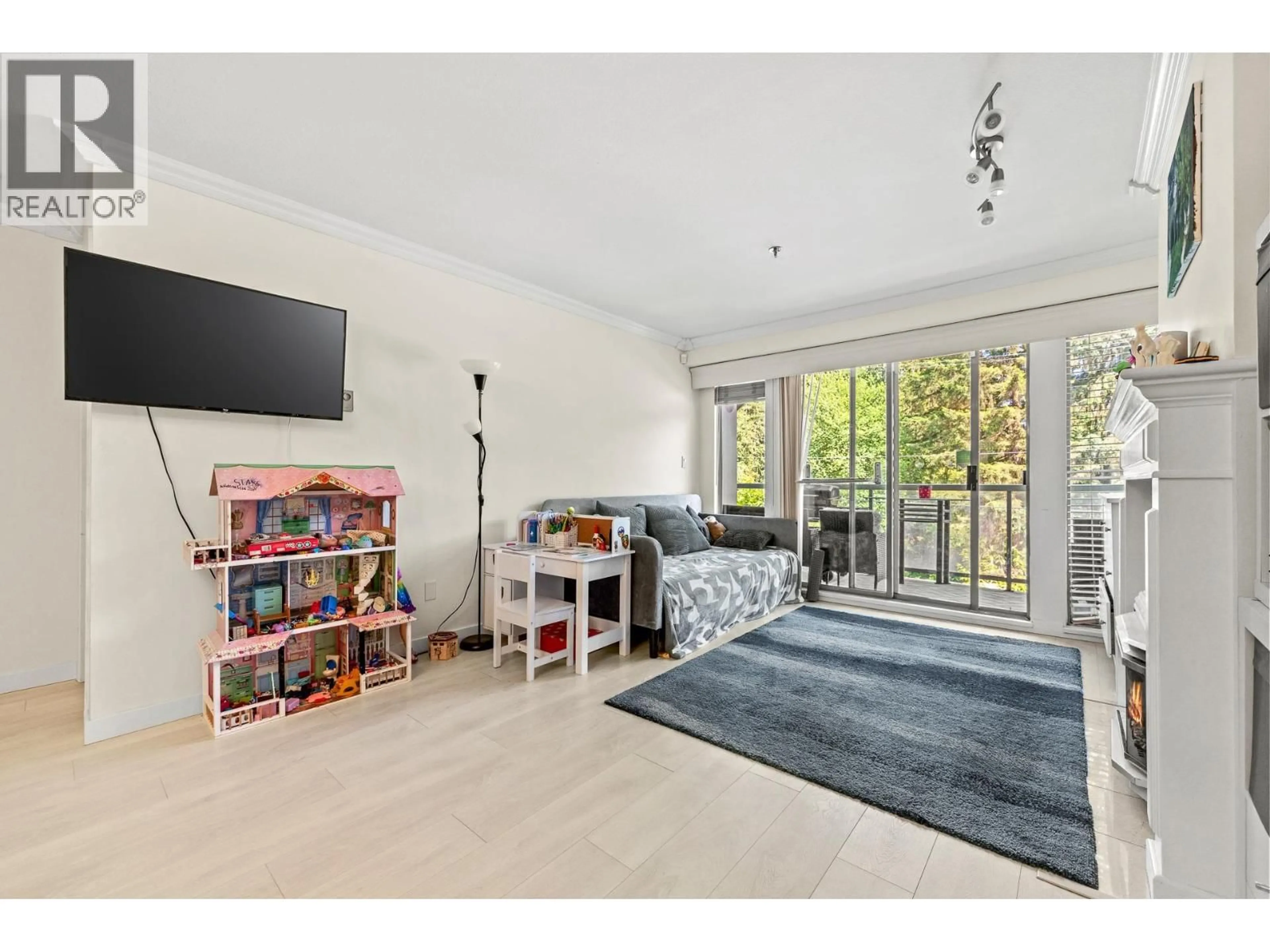 Living room with furniture, unknown for 312 - 1148 WESTWOOD STREET, Coquitlam British Columbia V3B7M5