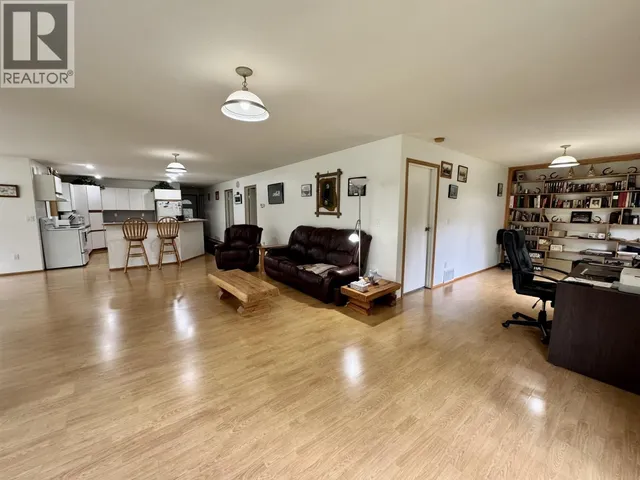 6436 ERICKSON ROAD, 100 Mile House 4