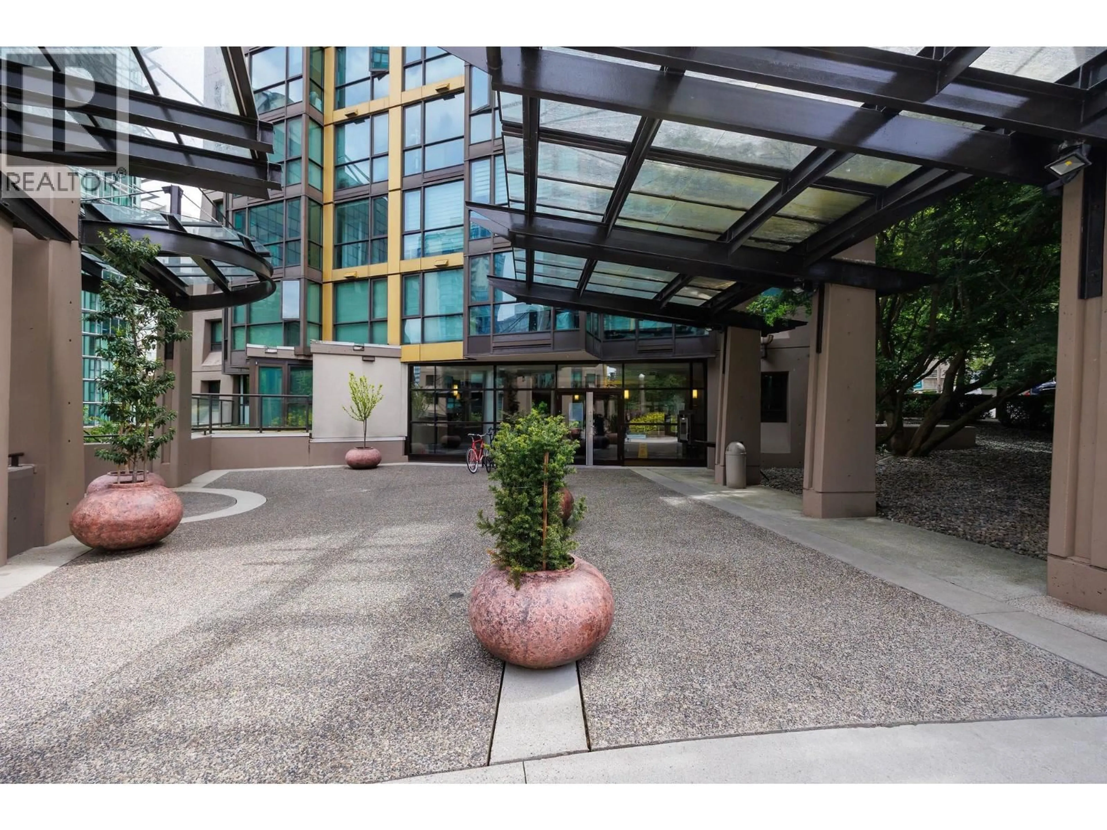 Indoor foyer for 809 - 1331 ALBERNI STREET, Vancouver British Columbia V6E4S1