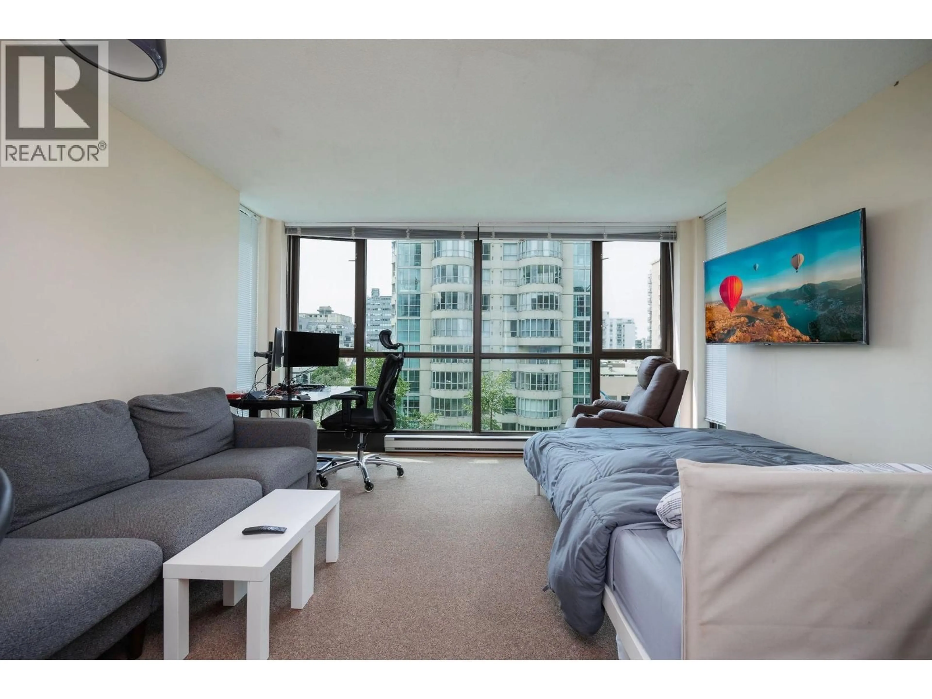 Living room with furniture, unknown for 809 - 1331 ALBERNI STREET, Vancouver British Columbia V6E4S1