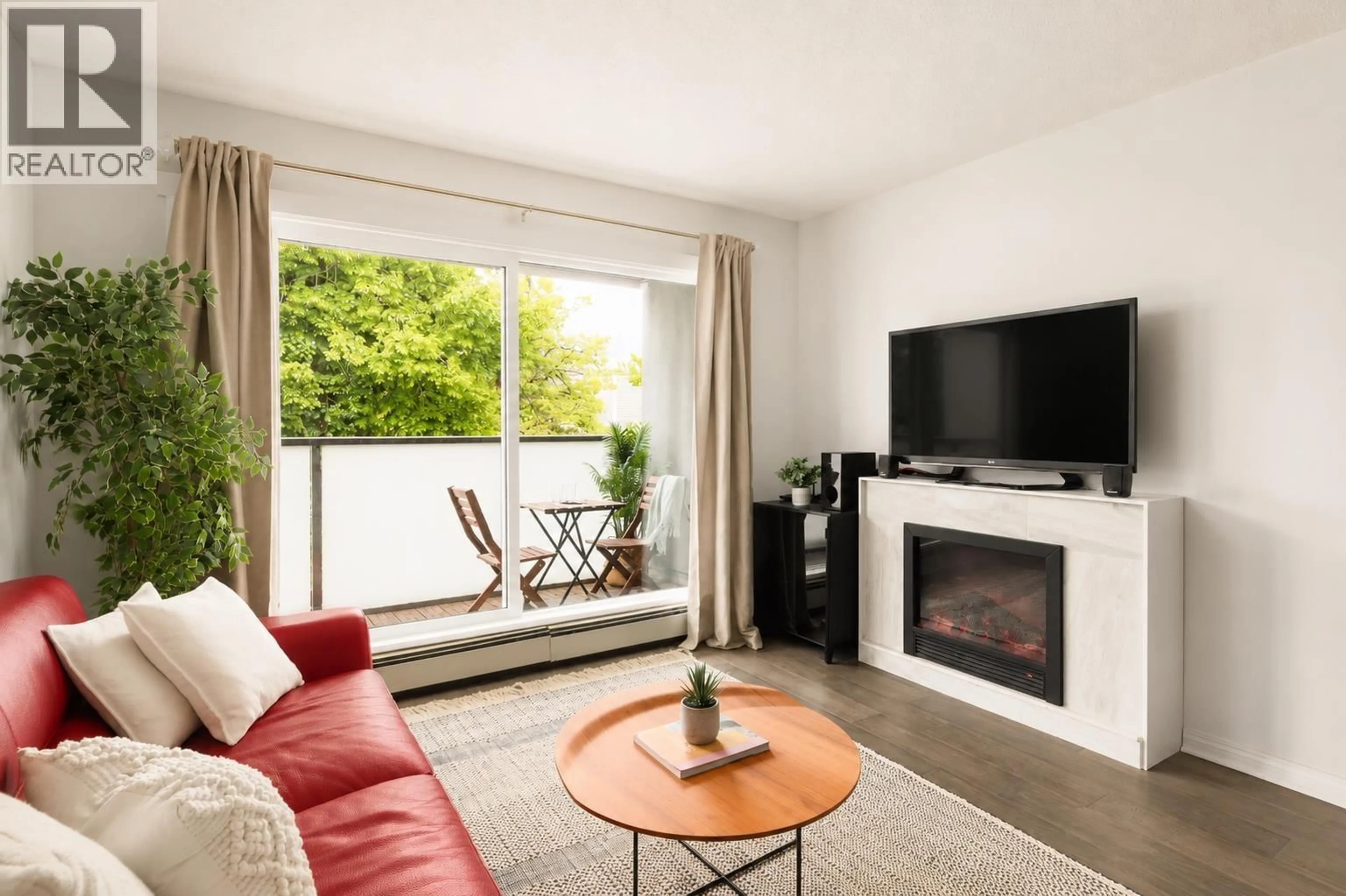 Living room with furniture, unknown for 306 - 570 8TH AVENUE, Vancouver British Columbia V5T1S8