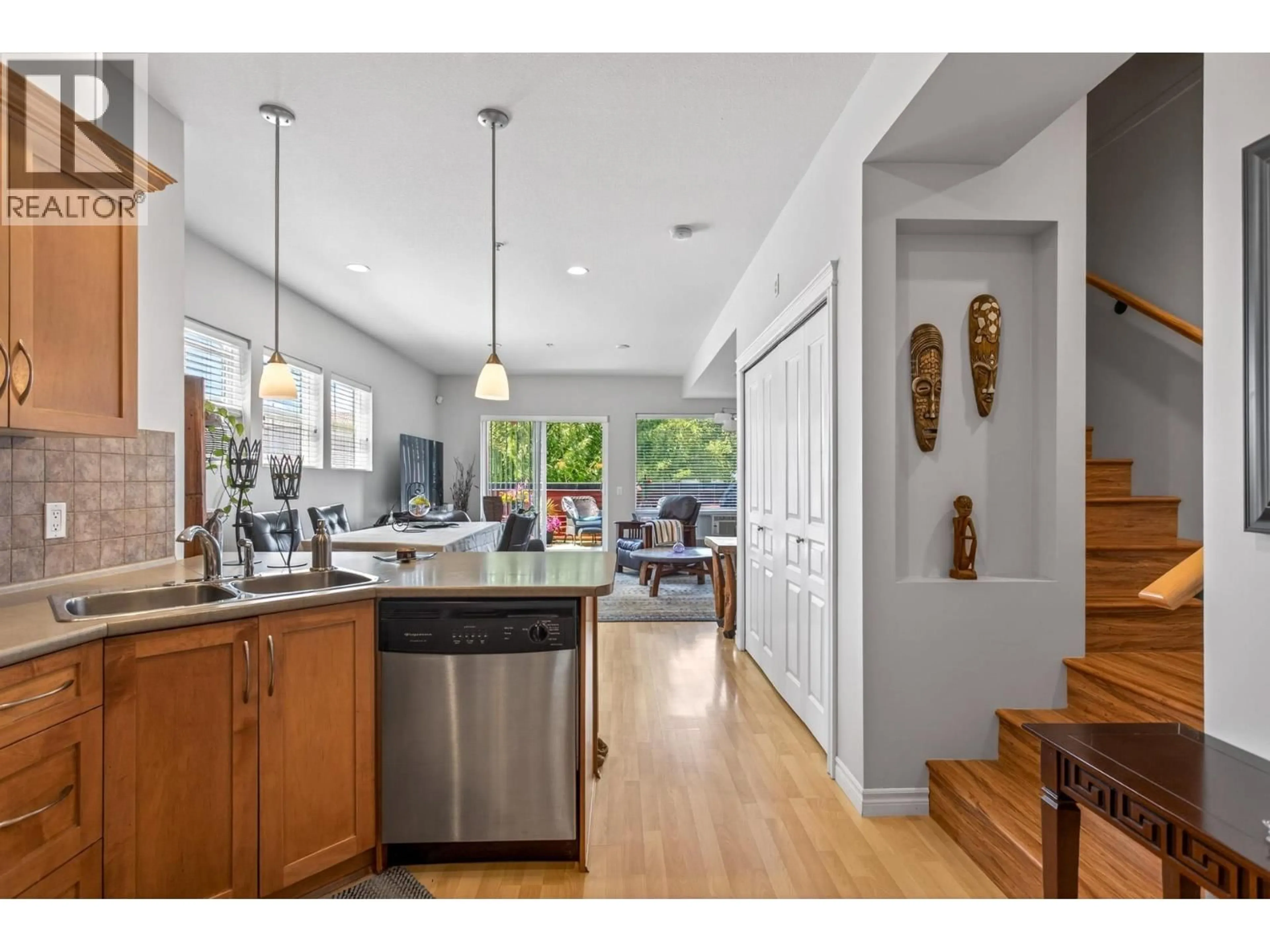 Open concept kitchen, unknown for 202 - 2655 MARY HILL ROAD, Port Coquitlam British Columbia V3C6R9