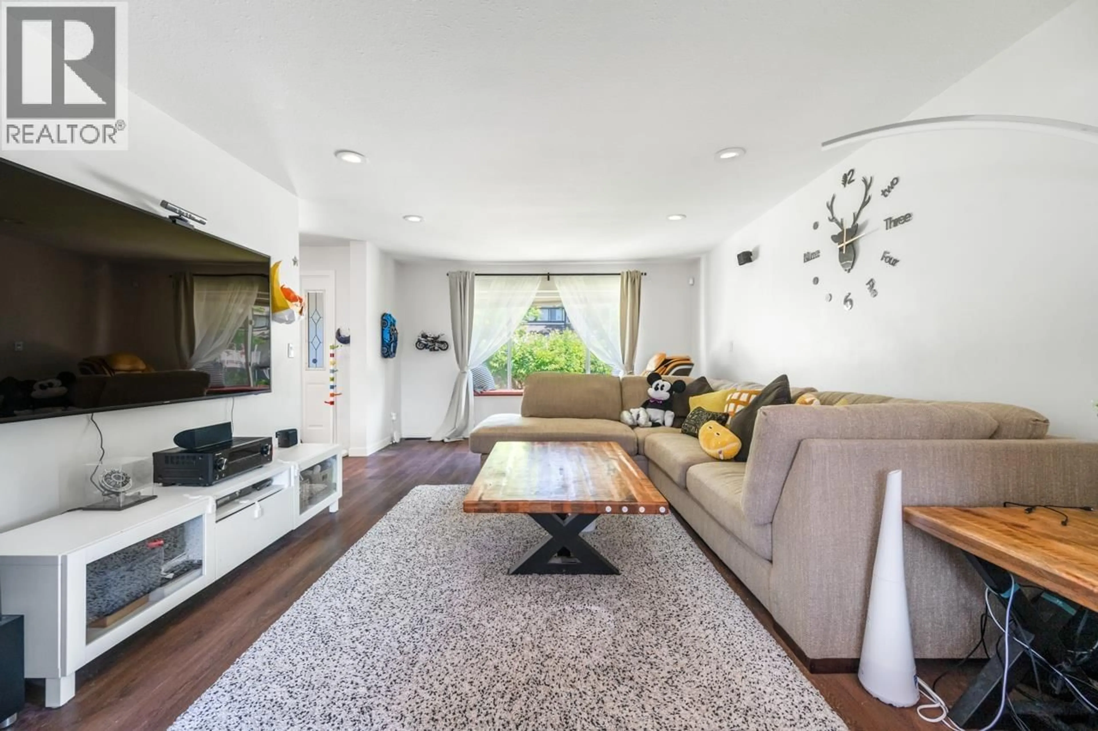 Living room with furniture, unknown for 2618 FORTRESS DRIVE, Port Coquitlam British Columbia V3C6A9