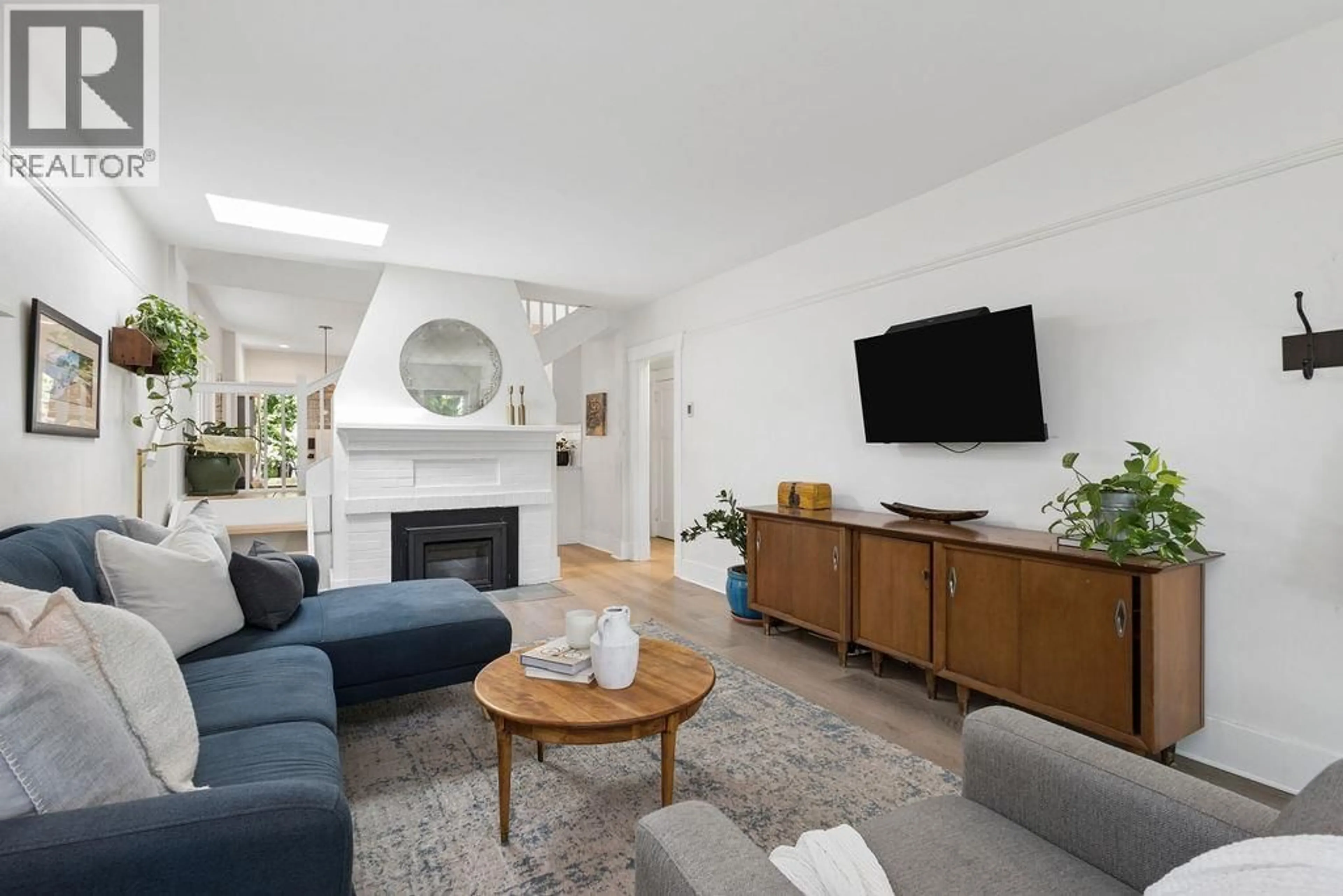Living room with furniture, unknown for 1255 23RD AVENUE, Vancouver British Columbia V5V1Z1