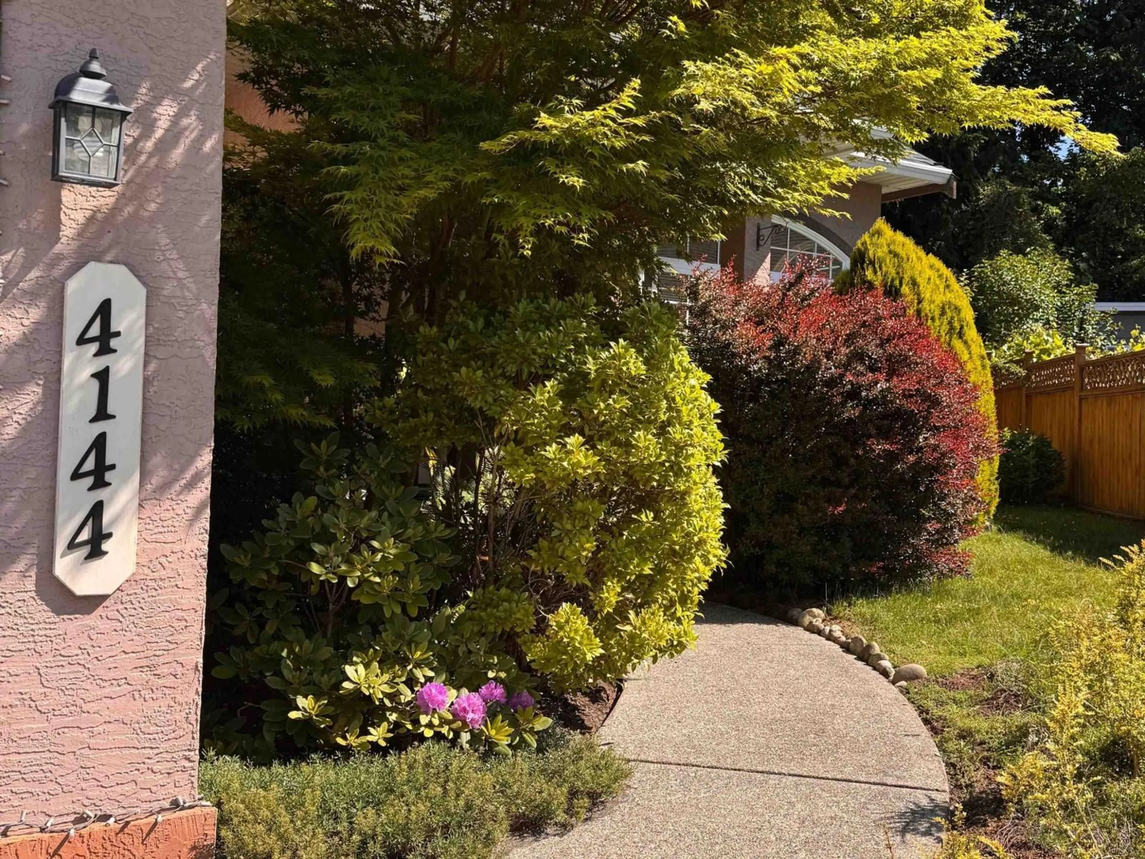 A pic from outside/outdoor area/front of a property/back of a property/a pic from drone, street for 4144 BELANGER DRIVE, Abbotsford British Columbia V3G1K3