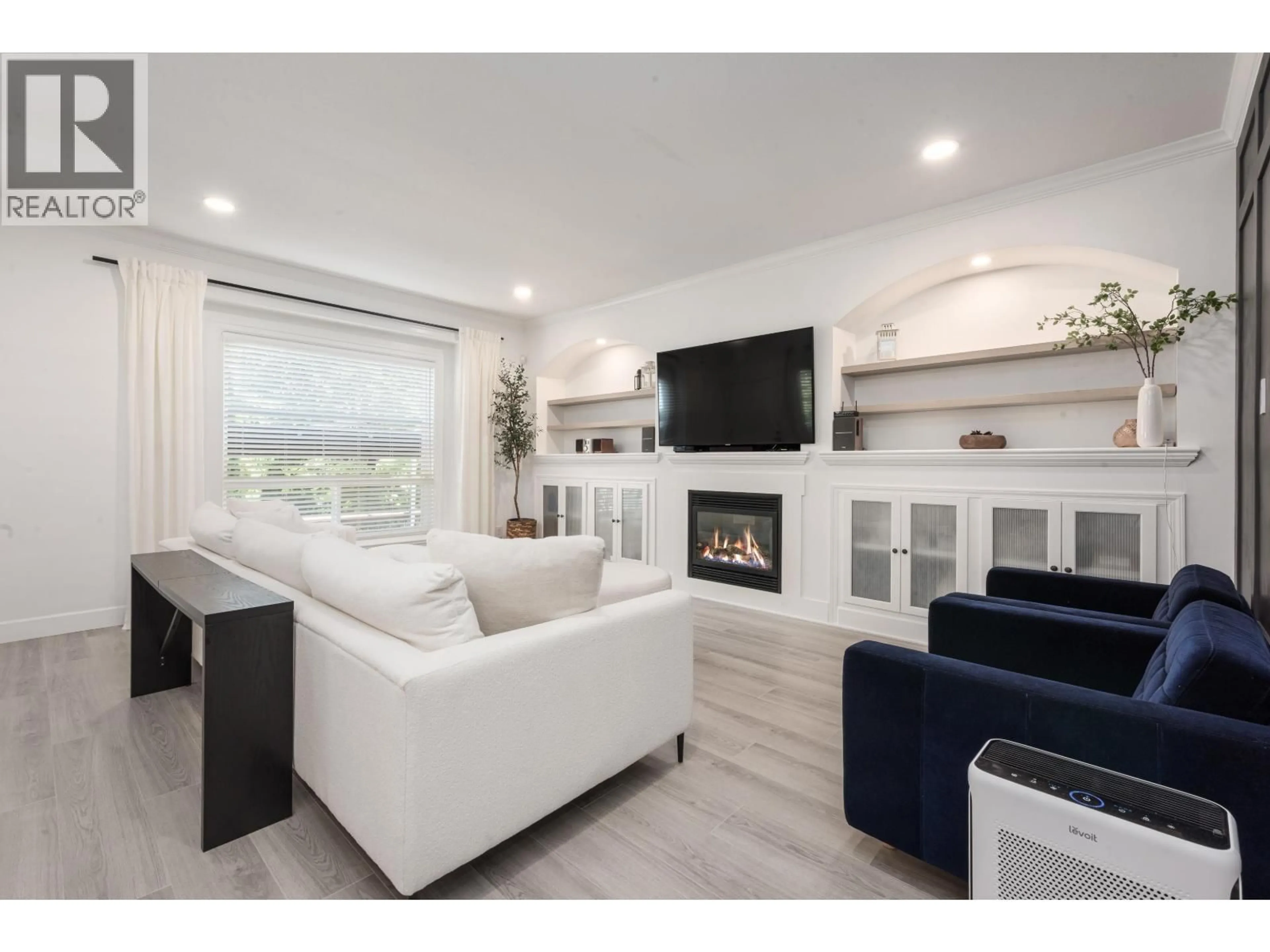Living room with furniture, unknown for 22131 SHARPE AVENUE, Richmond British Columbia V6V3C5