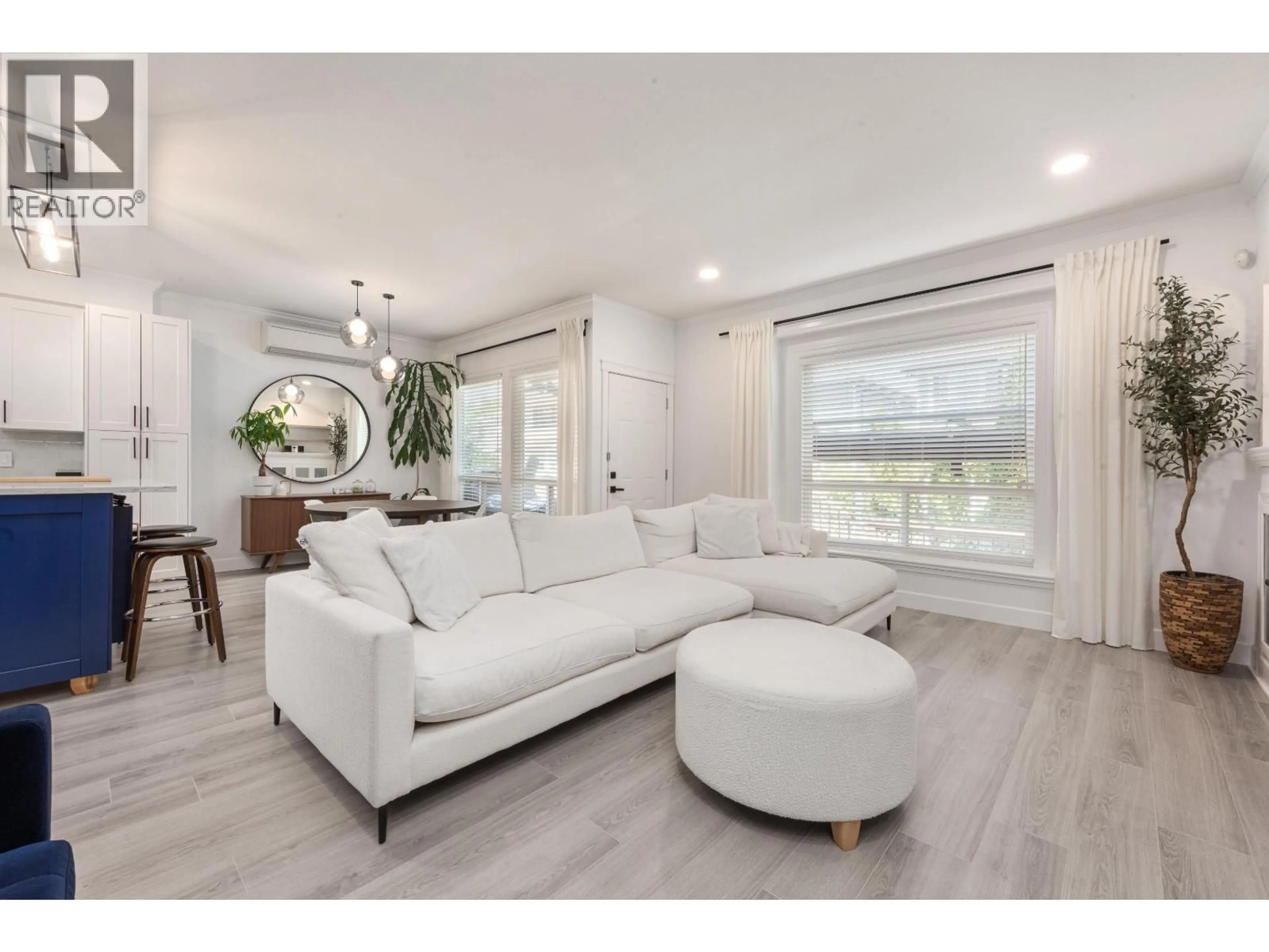 Living room with furniture, unknown for 22131 SHARPE AVENUE, Richmond British Columbia V6V3C5