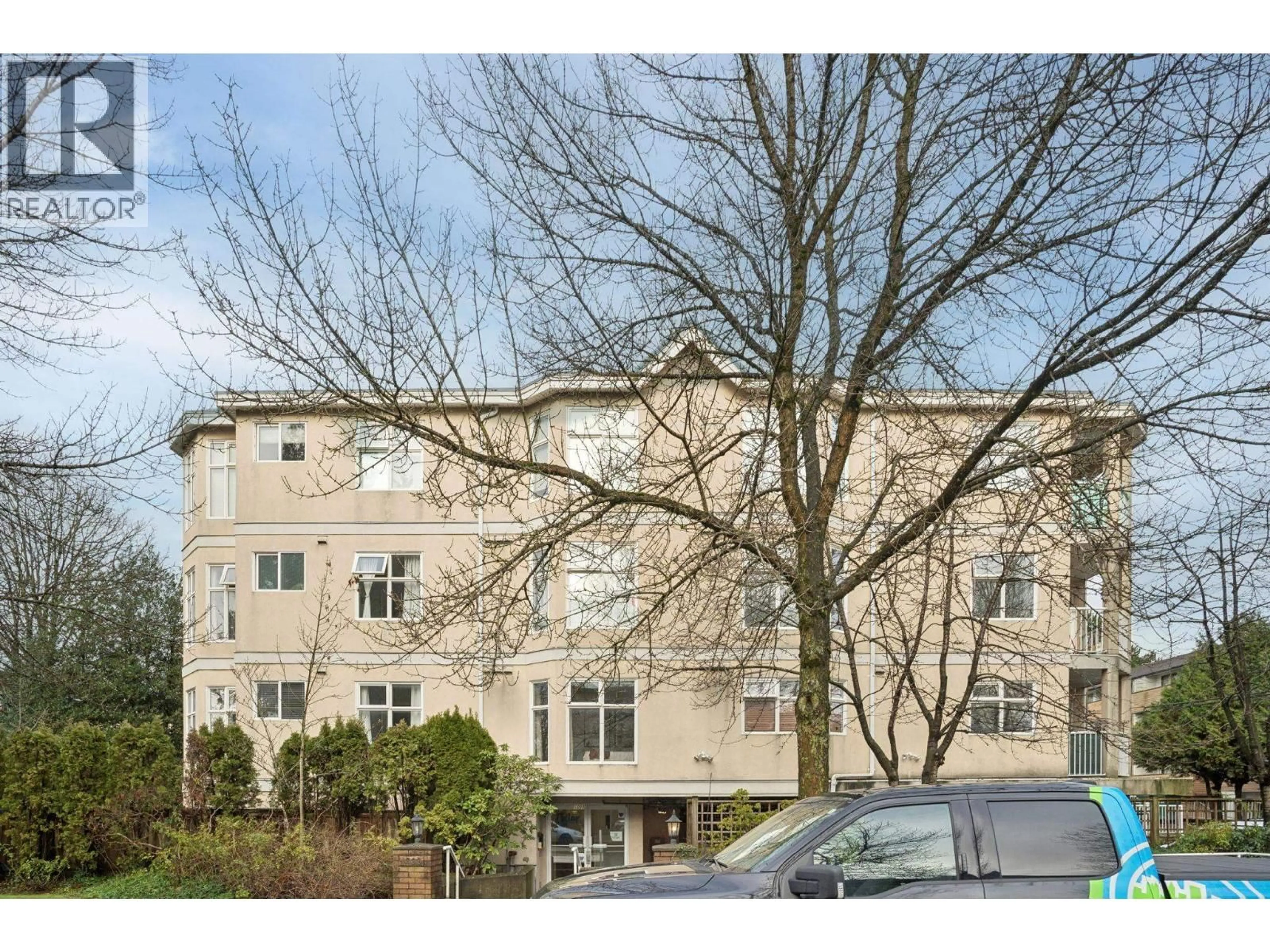 A pic from outside/outdoor area/front of a property/back of a property/a pic from drone, building for 201 - 1099 71ST AVENUE, Vancouver British Columbia V6P6Y5