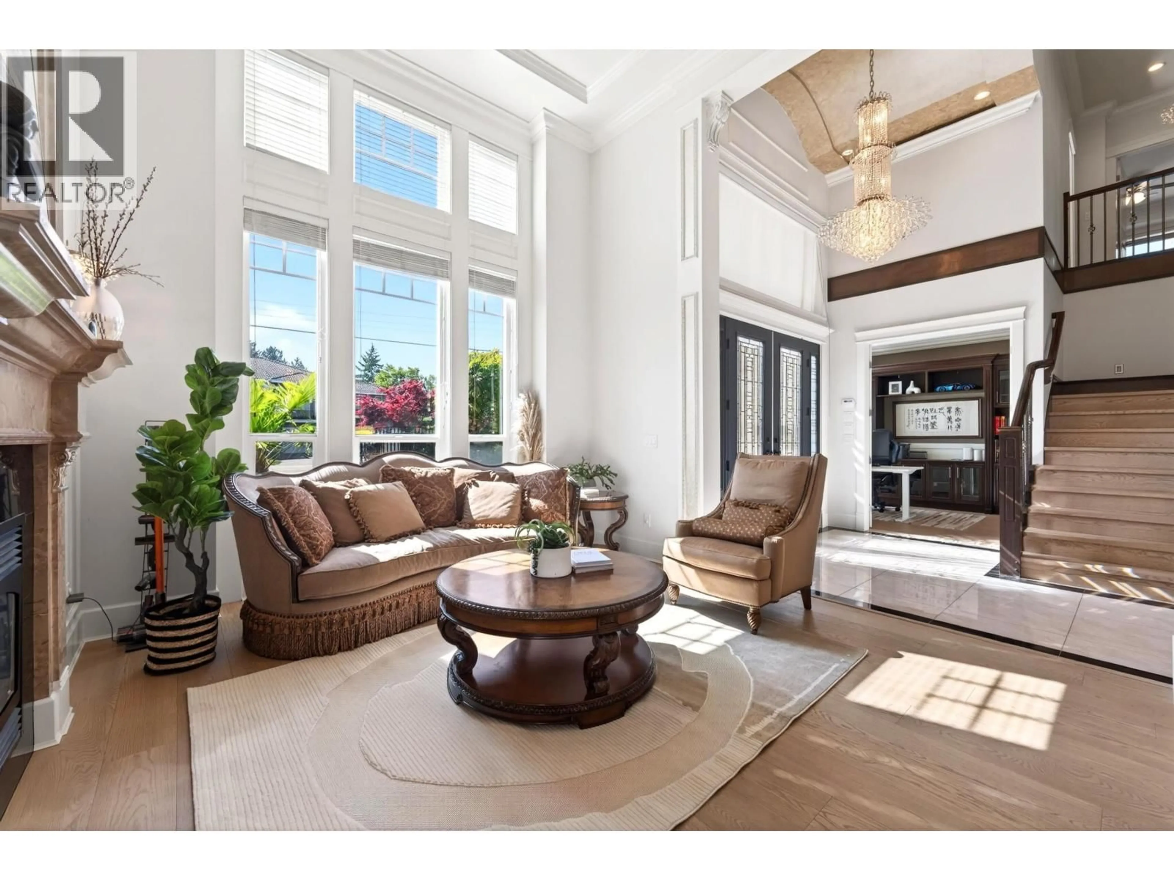 Living room with furniture, ceramic/tile floor for 10388 SWINTON CRESCENT, Richmond British Columbia V7A3S6