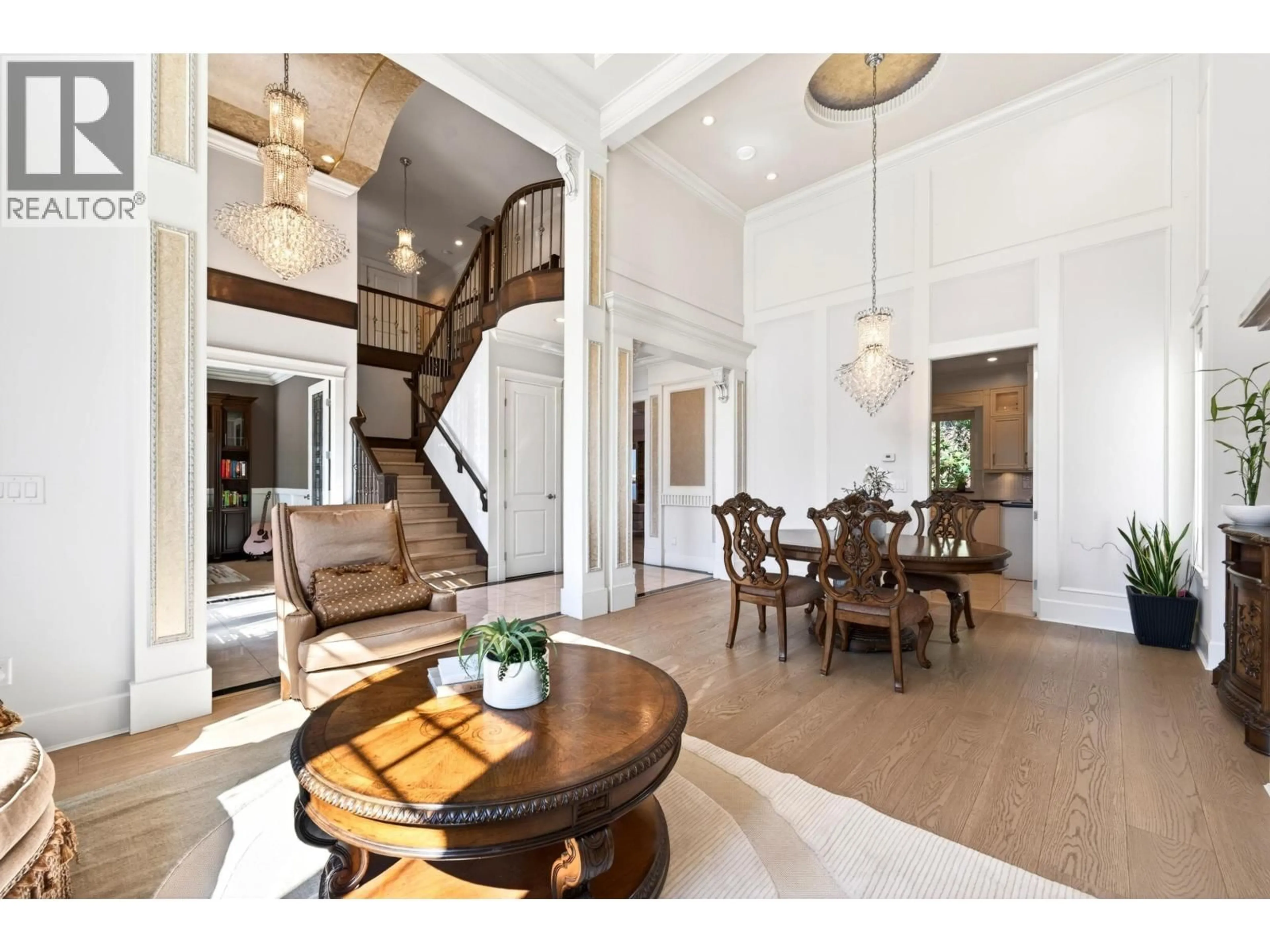 Indoor entryway for 10388 SWINTON CRESCENT, Richmond British Columbia V7A3S6