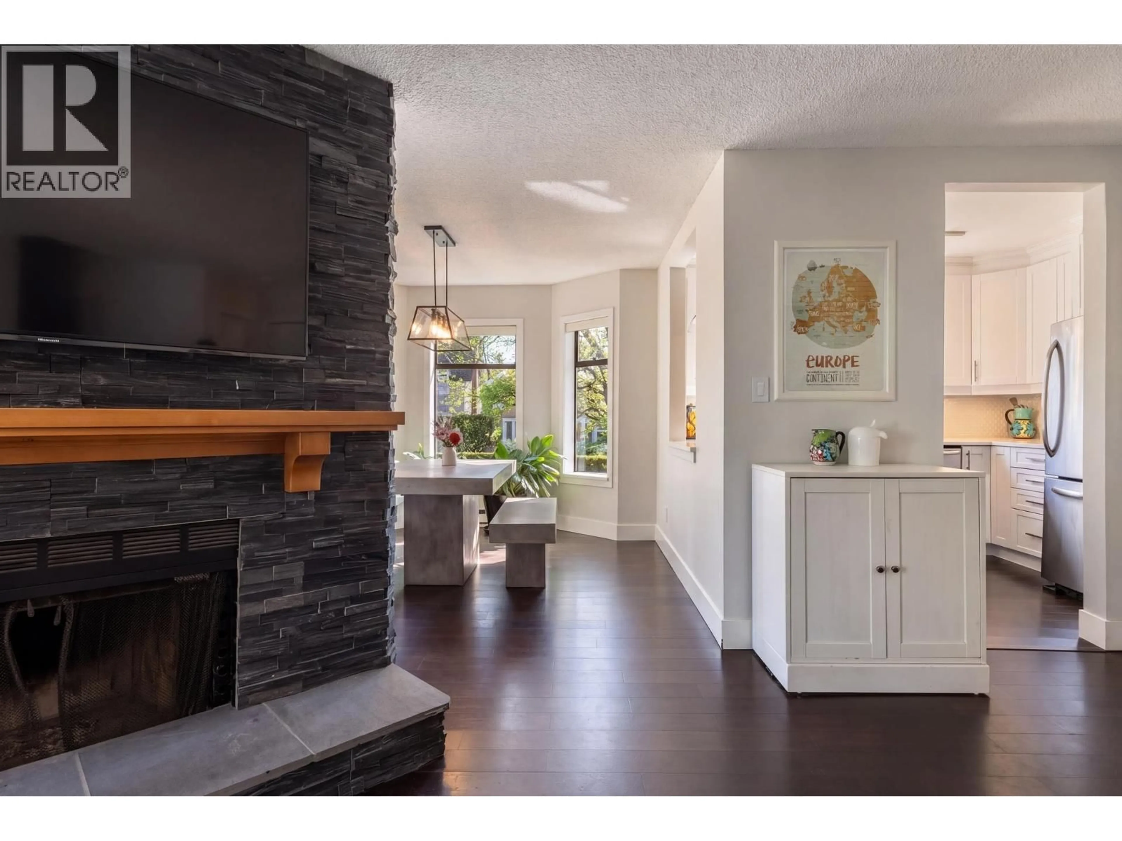 Unknown for 2427 6TH AVENUE, Vancouver British Columbia V6K1W2