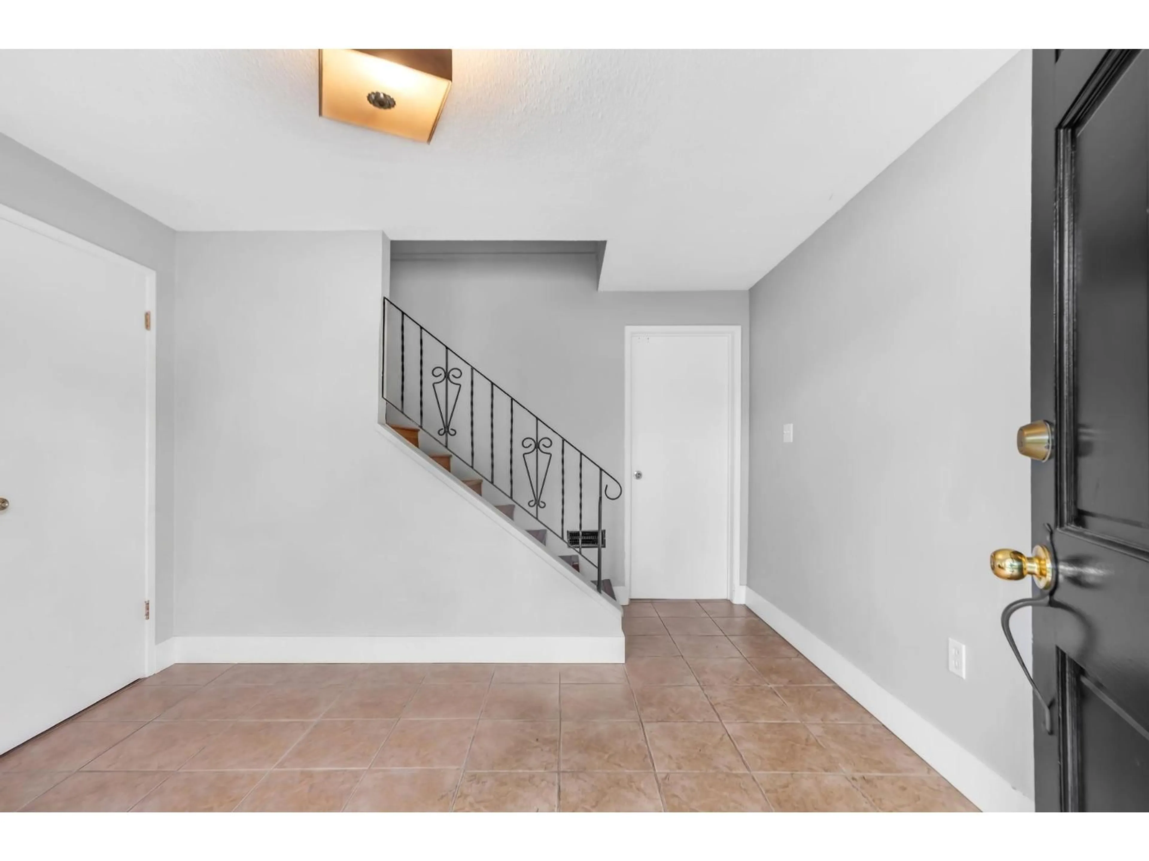 Unknown for 11582 84A AVENUE, Delta British Columbia V4C2S6
