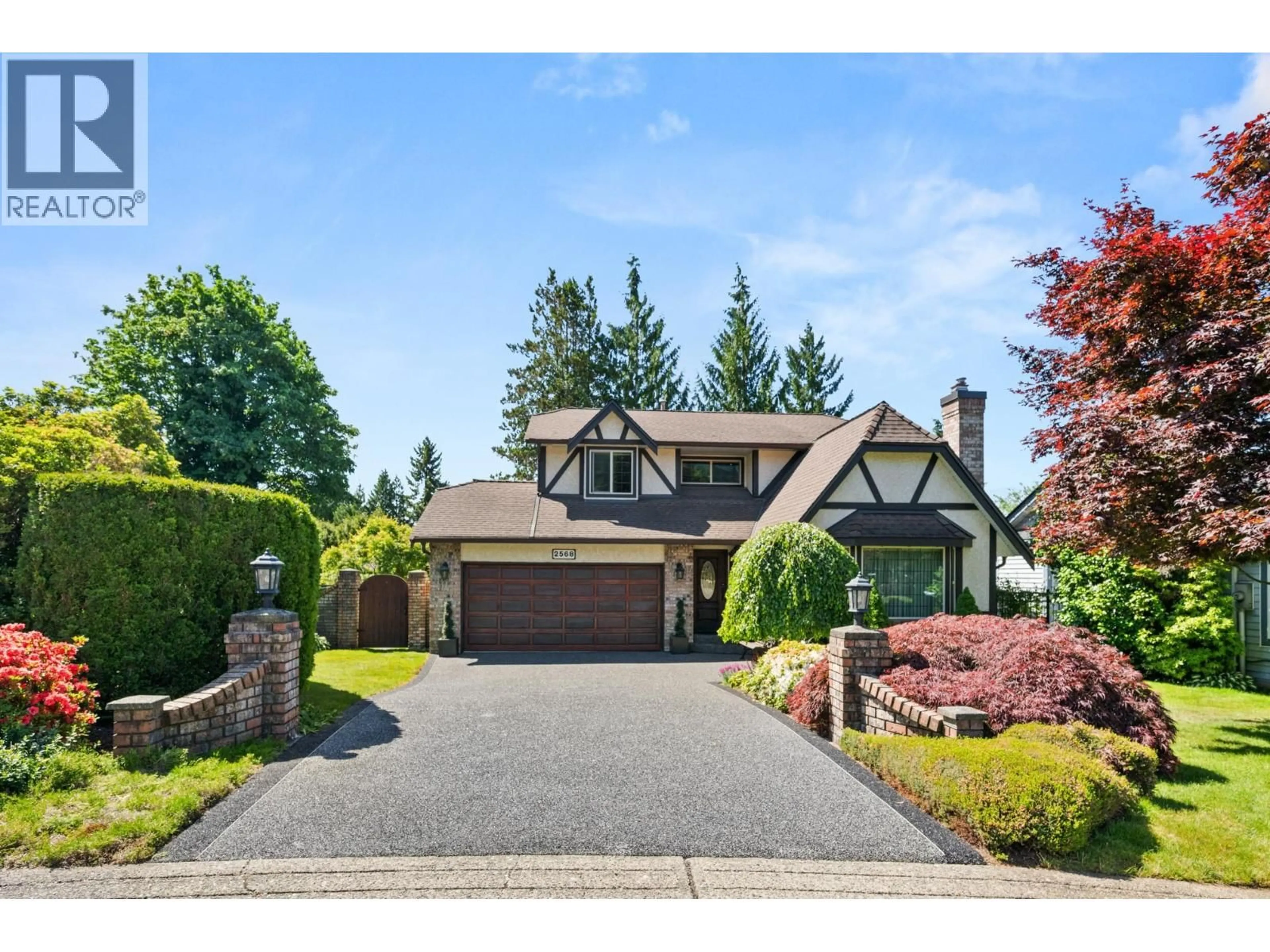 Home with vinyl exterior material, street for 2568 TRILLIUM PLACE, Coquitlam British Columbia V3E2G3