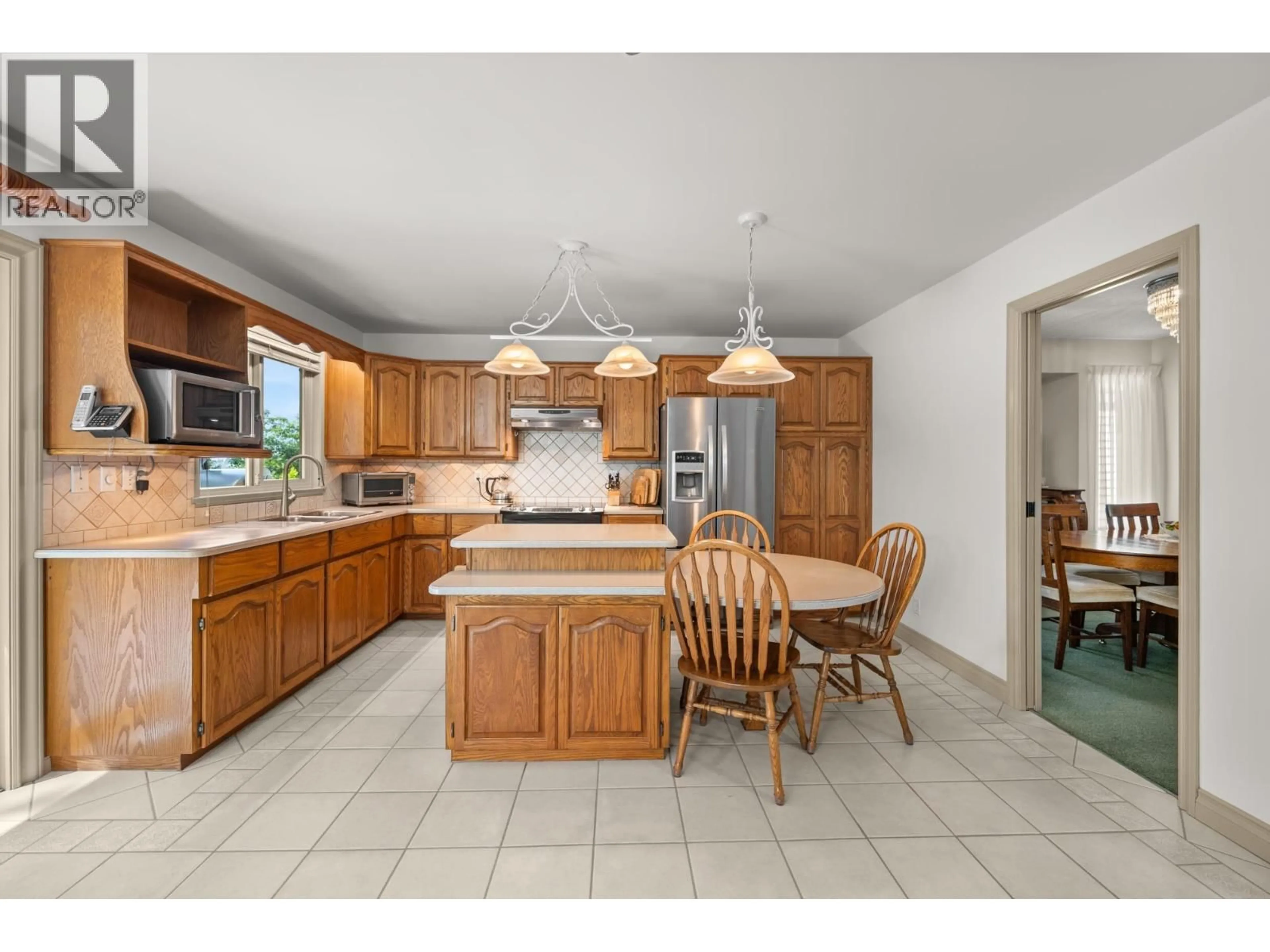 Open concept kitchen, ceramic/tile floor for 2568 TRILLIUM PLACE, Coquitlam British Columbia V3E2G3