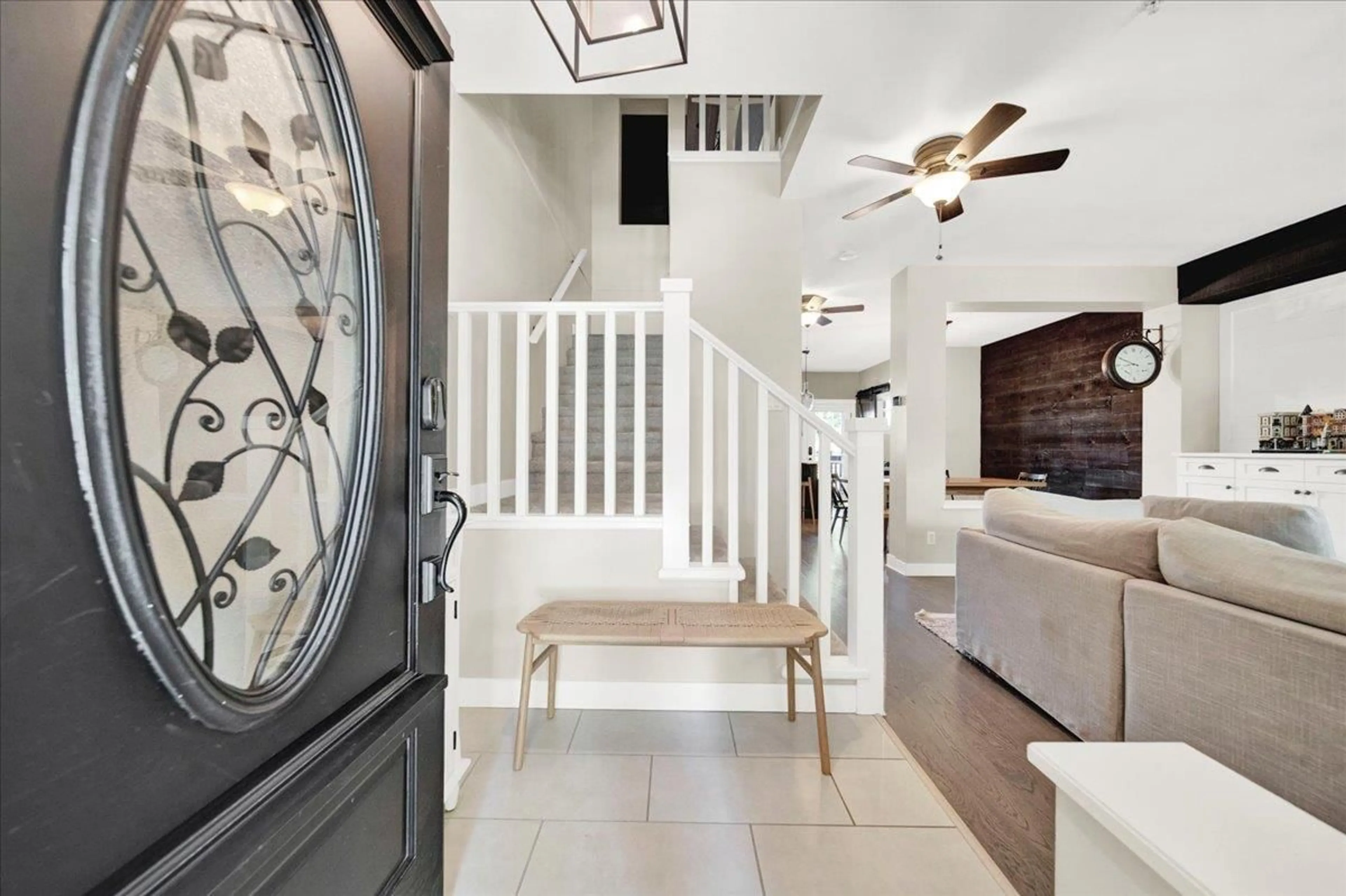 Indoor entryway for 23127 BILLY BROWN ROAD, Langley British Columbia V1M4G1