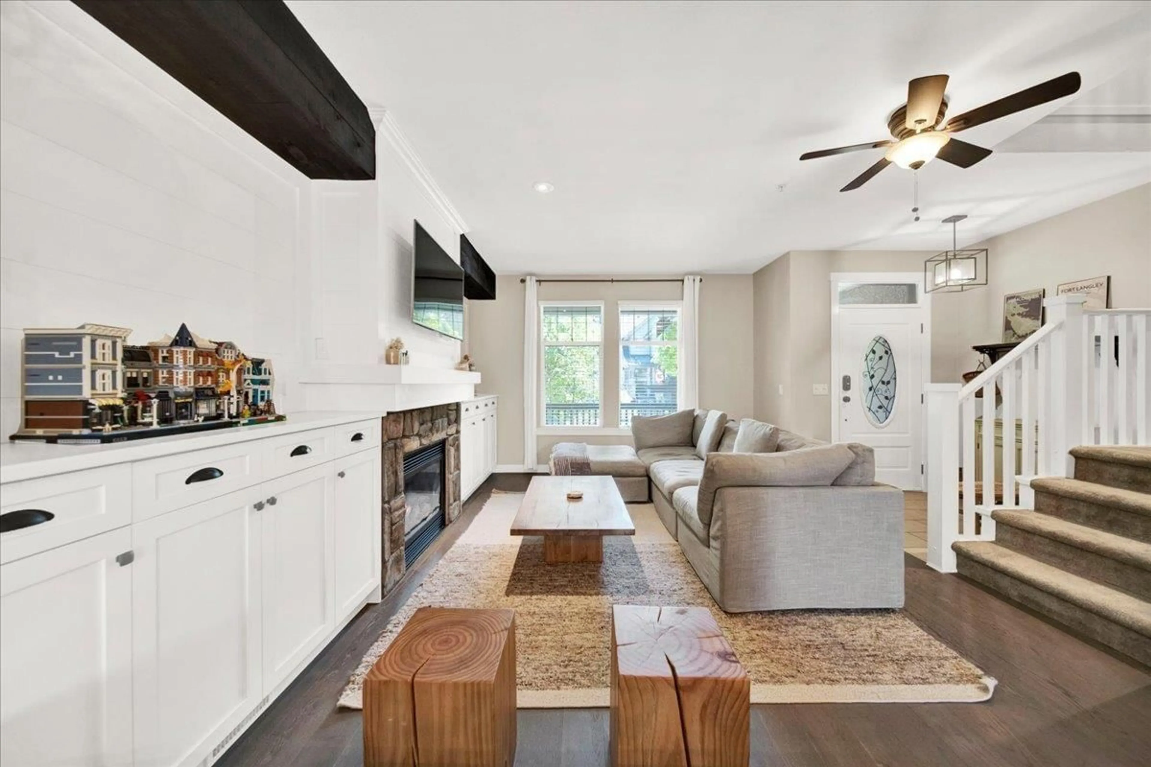 Living room with furniture, unknown for 23127 BILLY BROWN ROAD, Langley British Columbia V1M4G1
