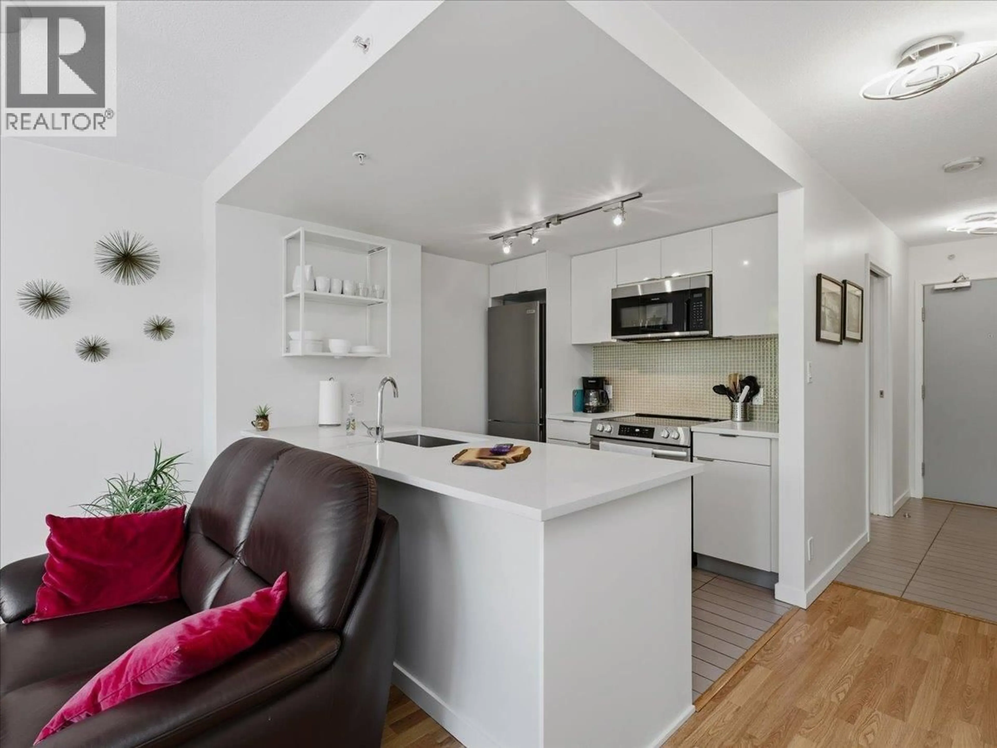 Open concept kitchen, unknown for 805 - 788 HAMILTON STREET, Vancouver British Columbia V6B0E9