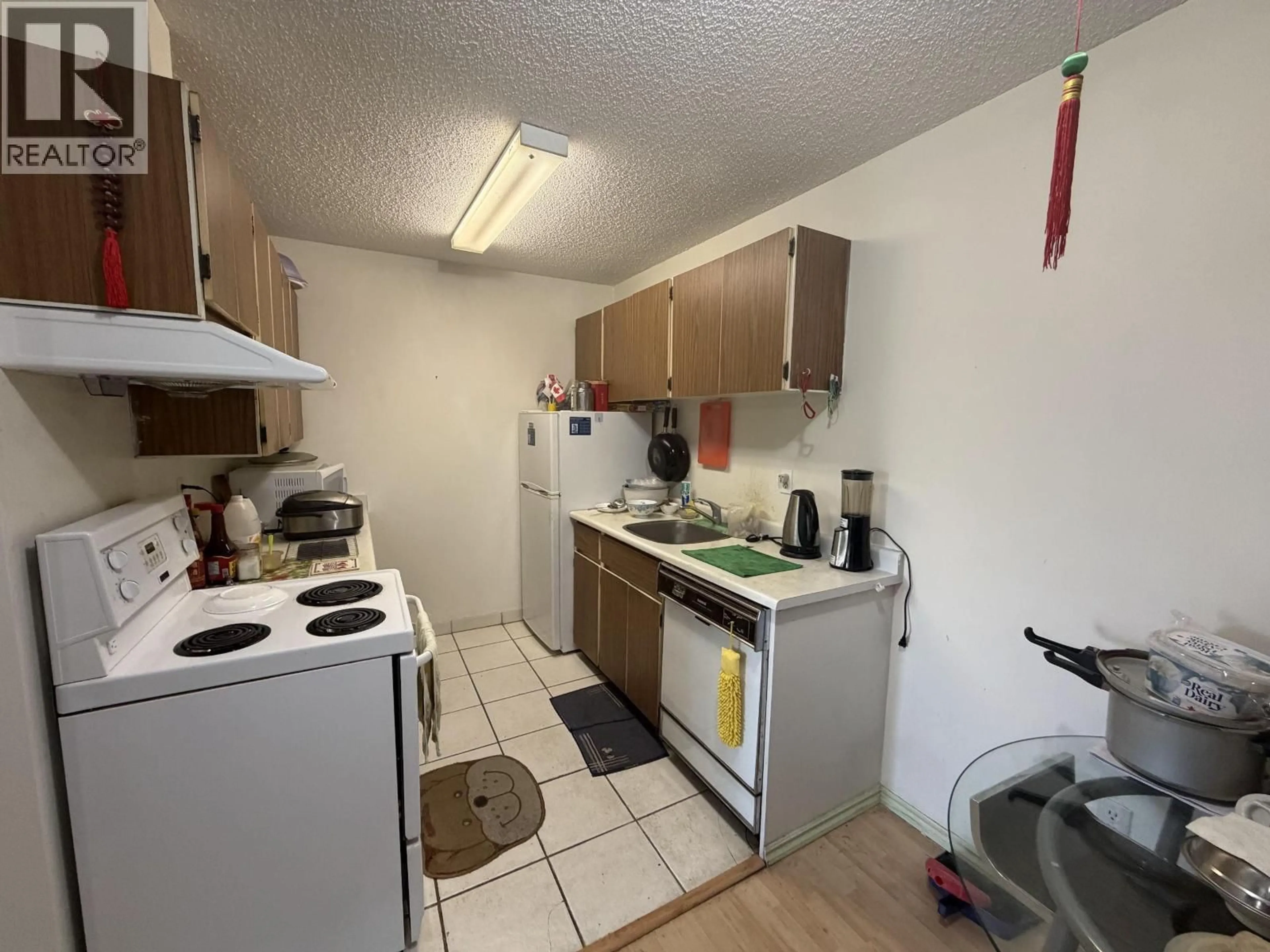 Standard kitchen, unknown for 304 - 7180 LINDSAY ROAD, Richmond British Columbia V7C3M6
