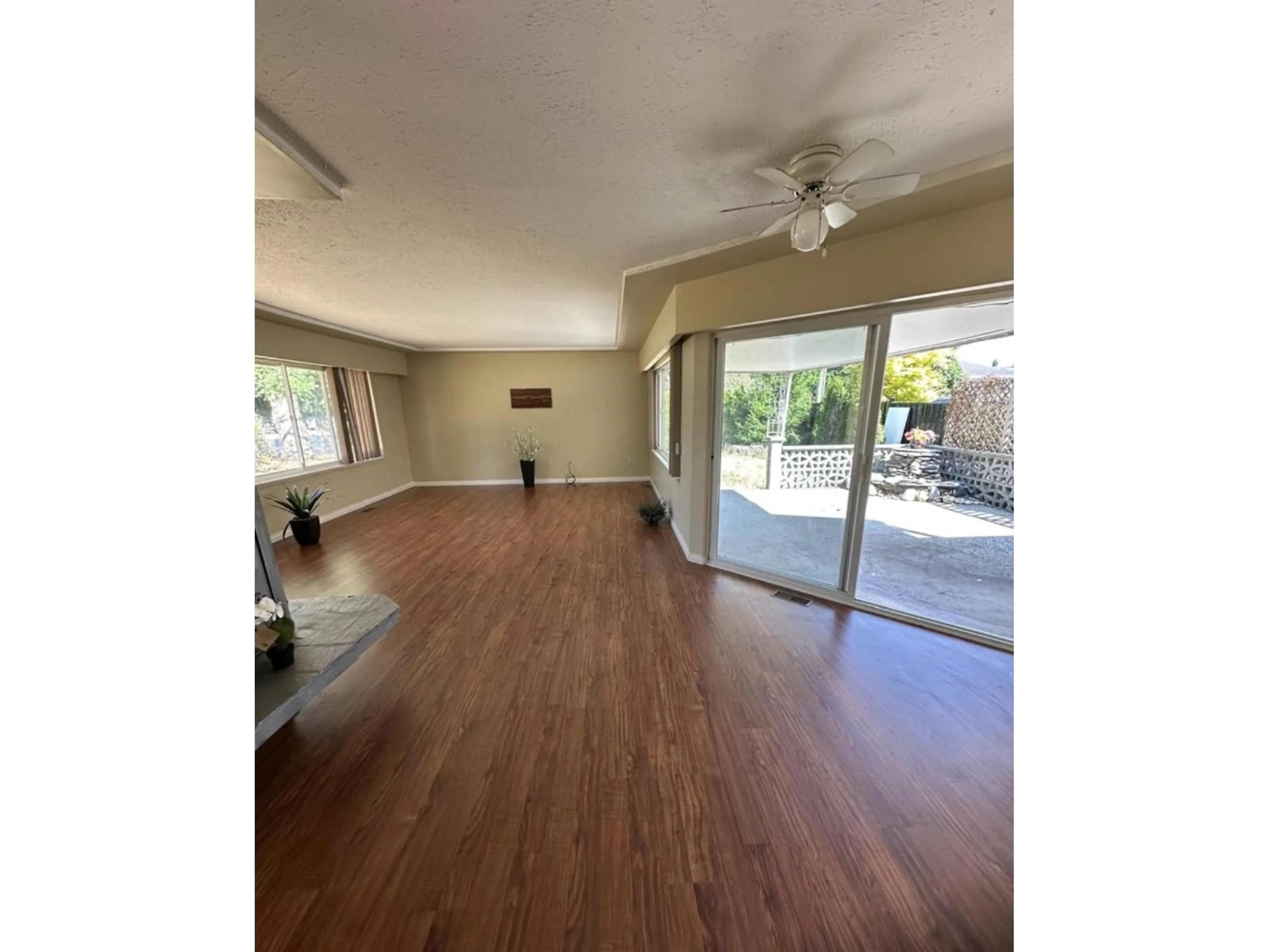 A pic of a room for 15644 ROPER AVENUE, White Rock British Columbia V4B2G6