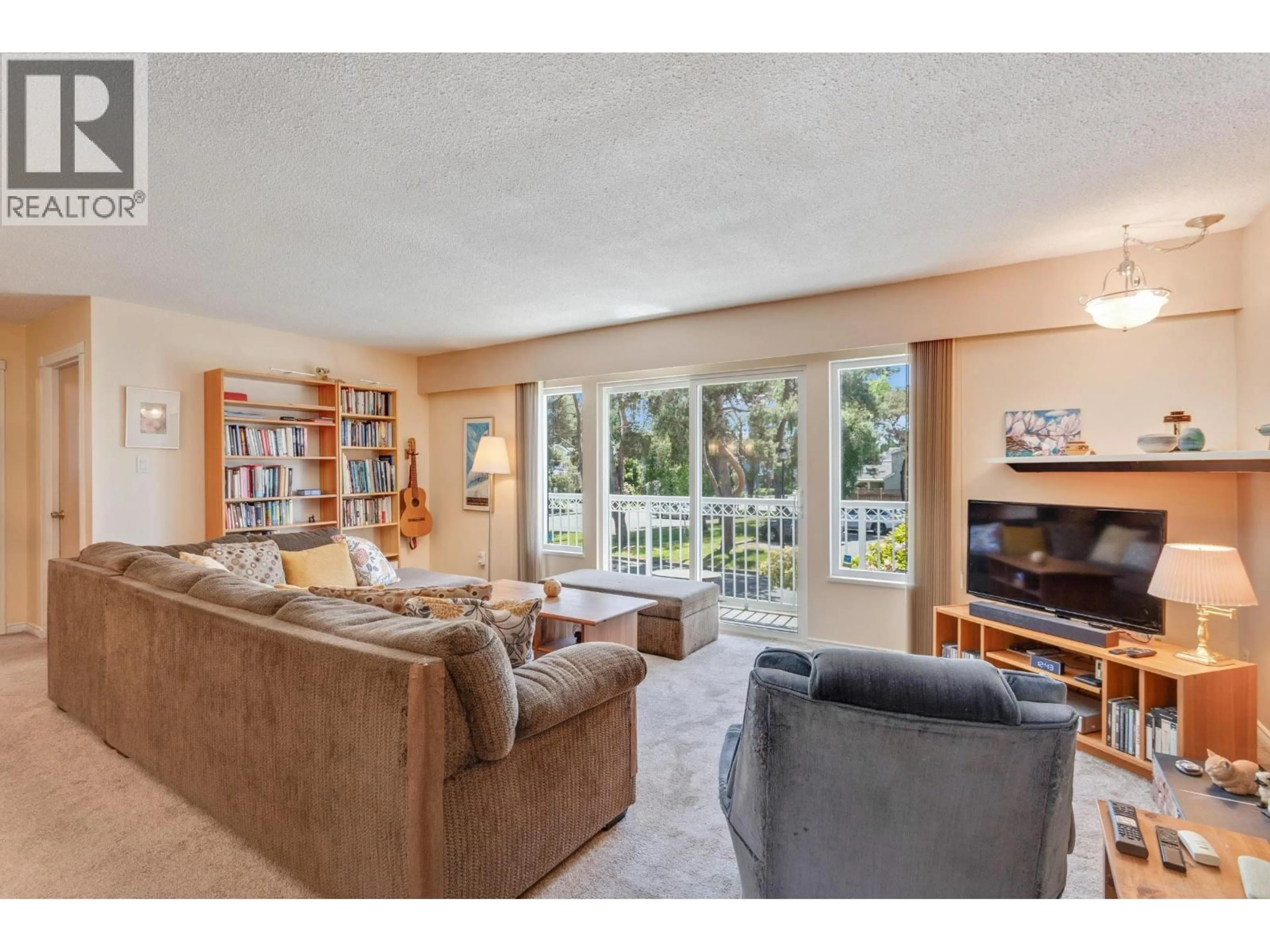 Living room with furniture, unknown for 11231 CLIPPER COURT, Richmond British Columbia V7E4M3