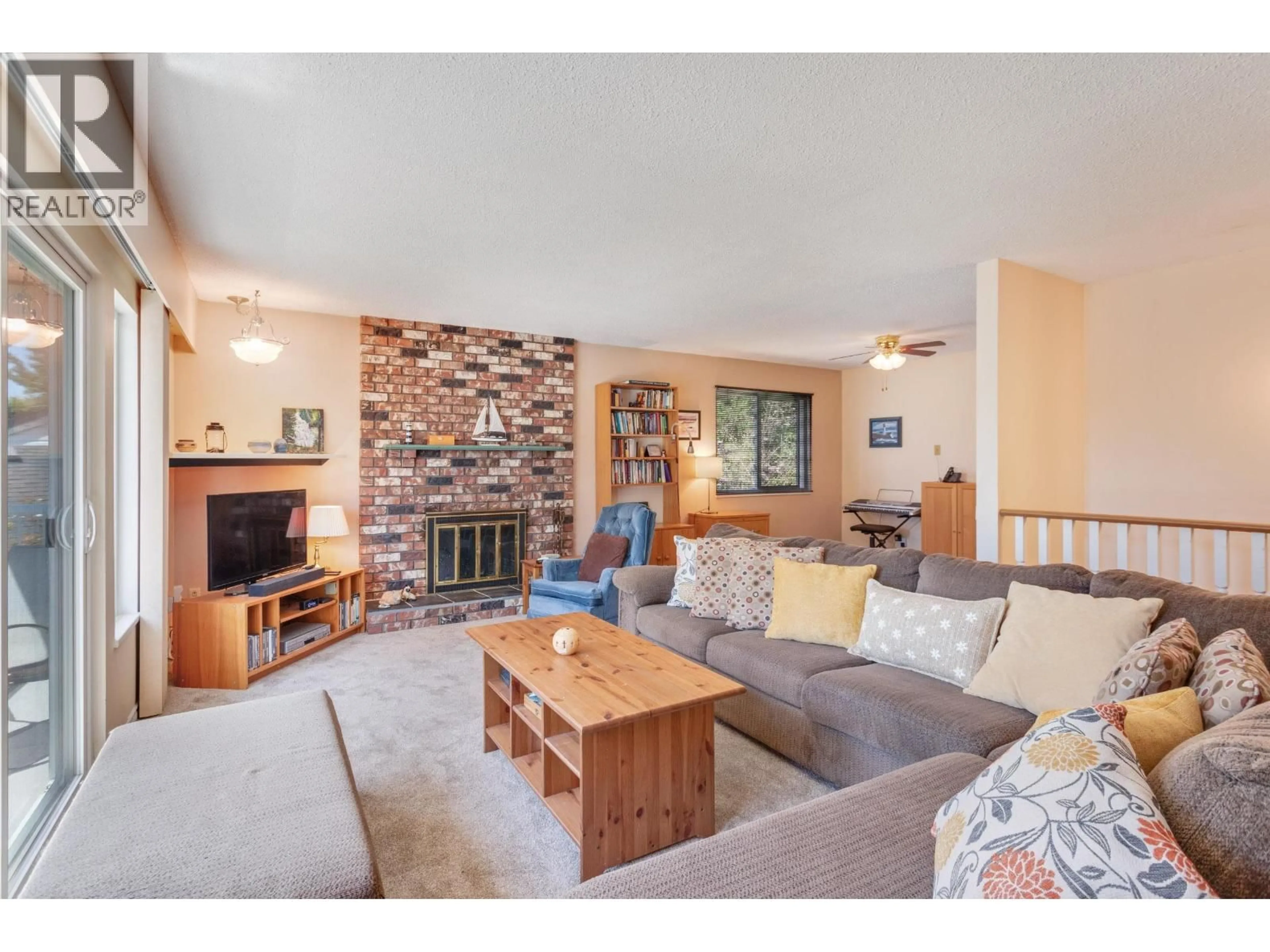 Living room with furniture, unknown for 11231 CLIPPER COURT, Richmond British Columbia V7E4M3
