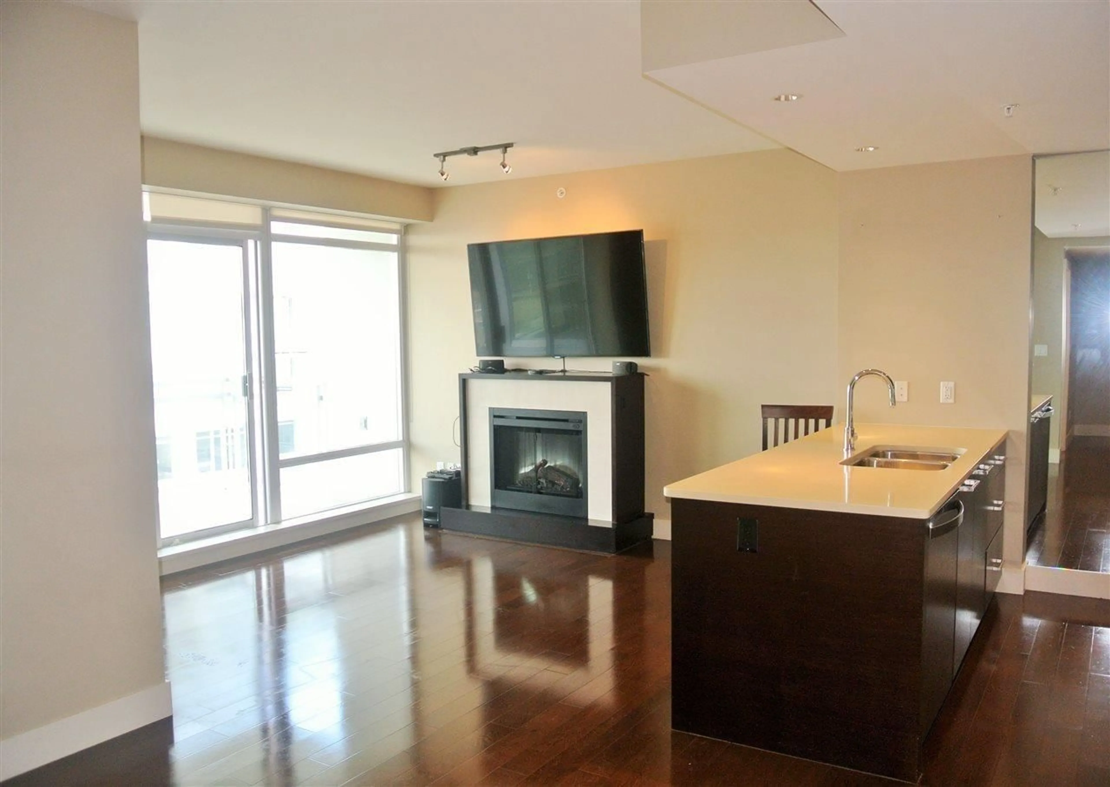 Unknown for 1407 - 15152 RUSSELL AVENUE, White Rock British Columbia V4B0A3