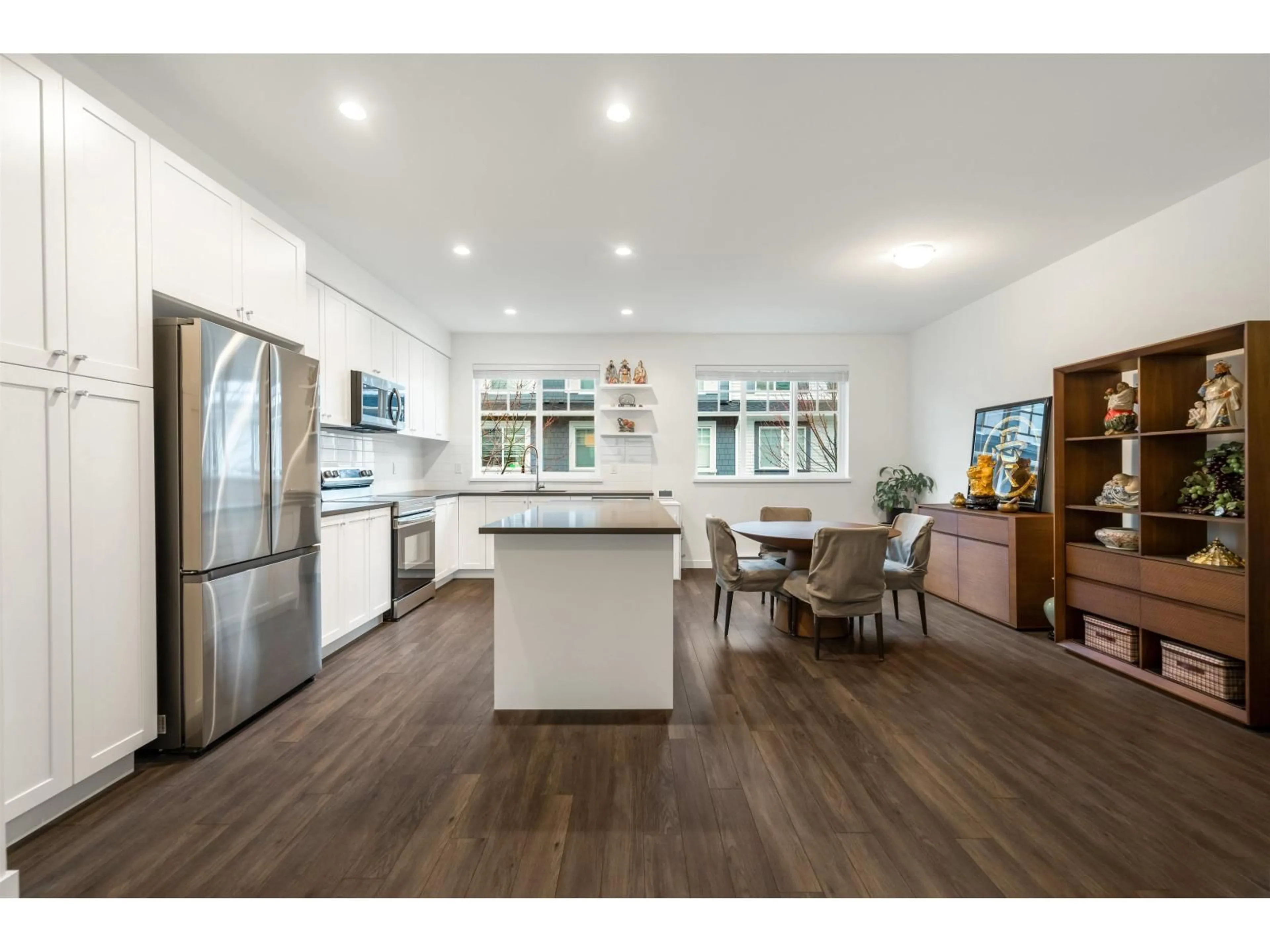 Open concept kitchen, unknown for 60 - 15487 99A AVENUE, Surrey British Columbia V3R0G9