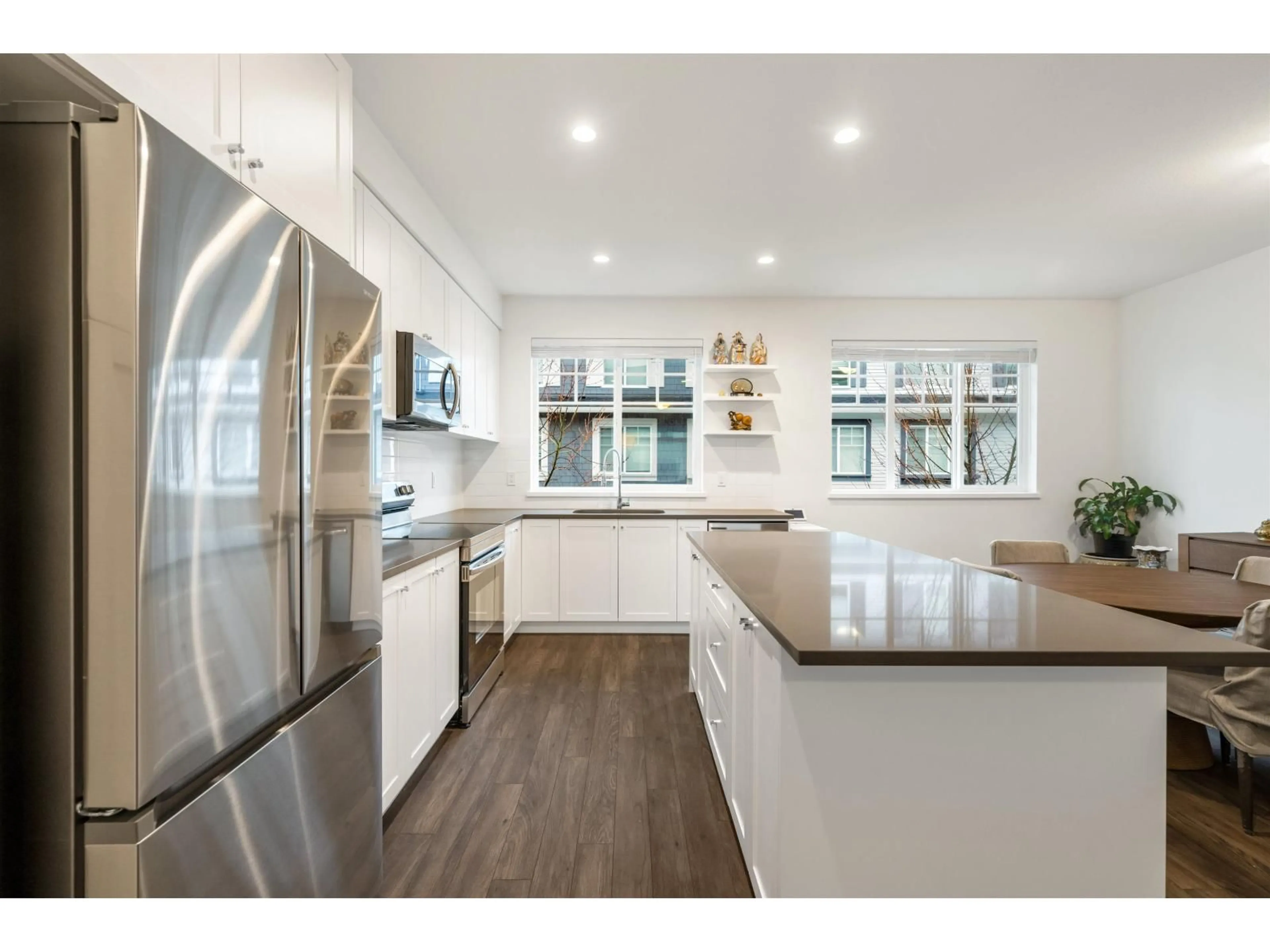 Open concept kitchen, unknown for 60 - 15487 99A AVENUE, Surrey British Columbia V3R0G9