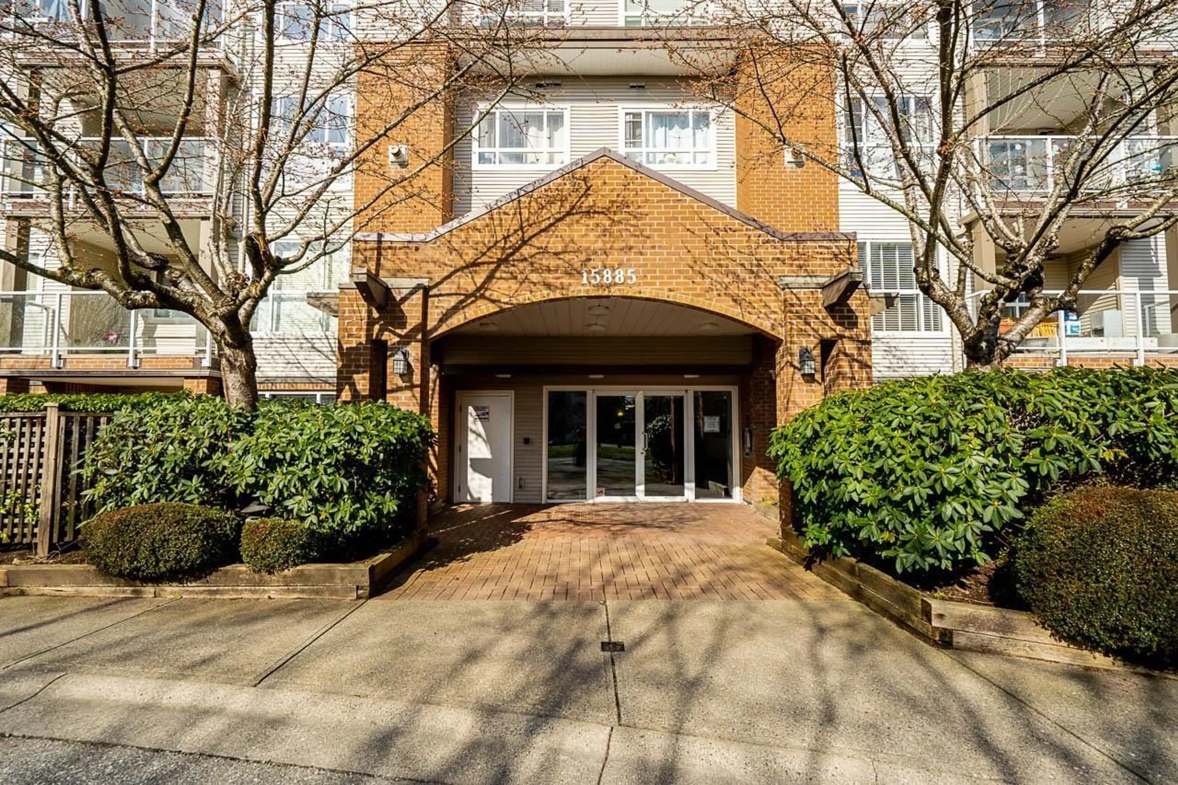 Indoor foyer for 101 - 15885 84 AVENUE, Surrey British Columbia V4N0W7