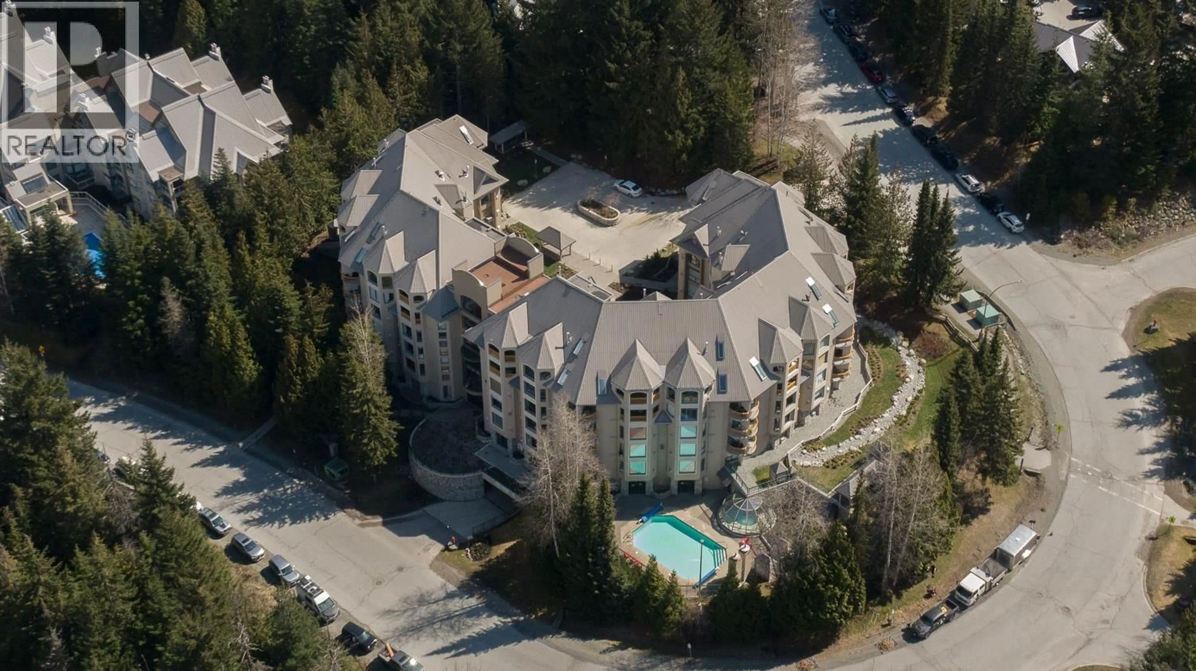 A pic from outside/outdoor area/front of a property/back of a property/a pic from drone, unknown for 404 - 4809 SPEARHEAD DRIVE, Whistler British Columbia V8E1E8